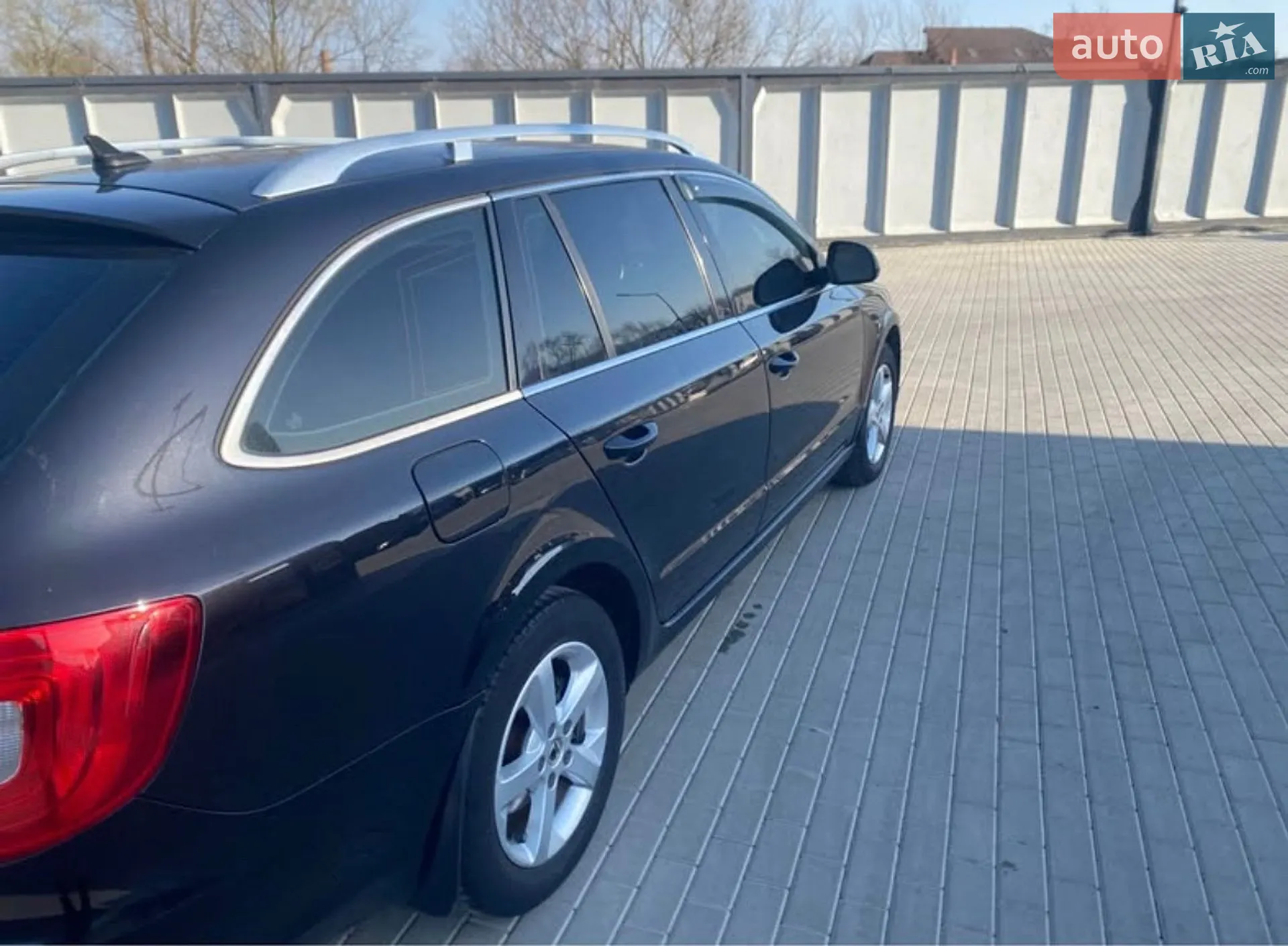 2010 Skoda Superb - мініатюра 2