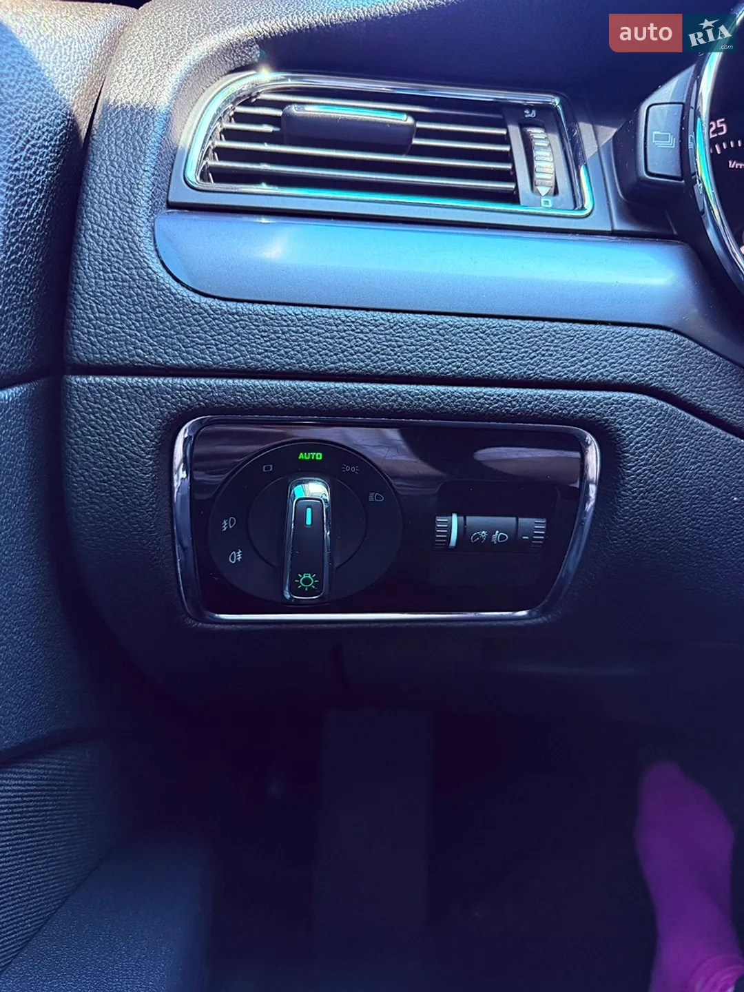 2011 Skoda Superb - мініатюра 21
