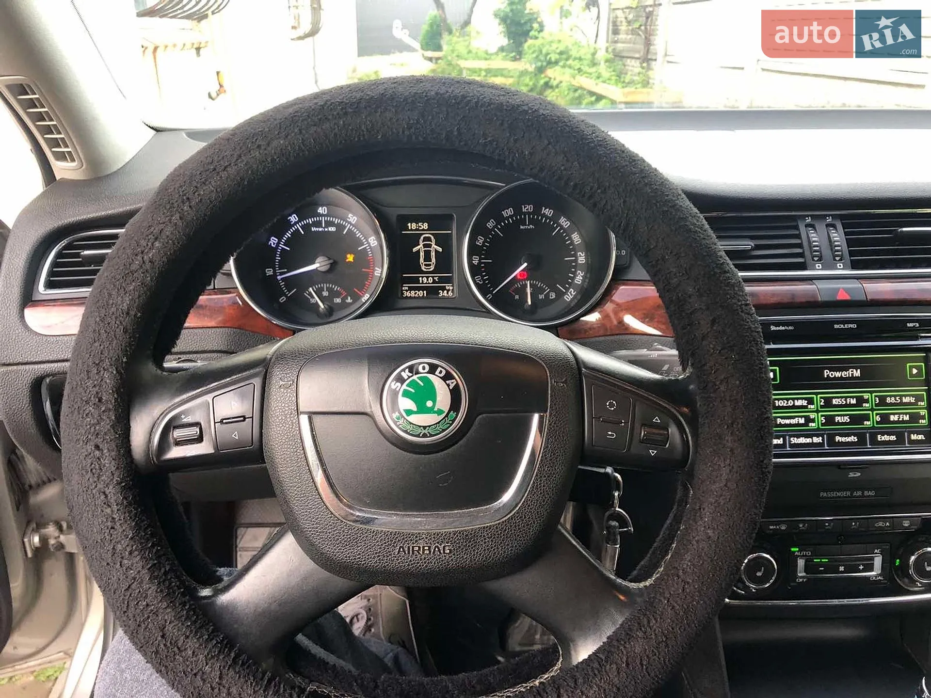 2011 Skoda Superb - мініатюра 9