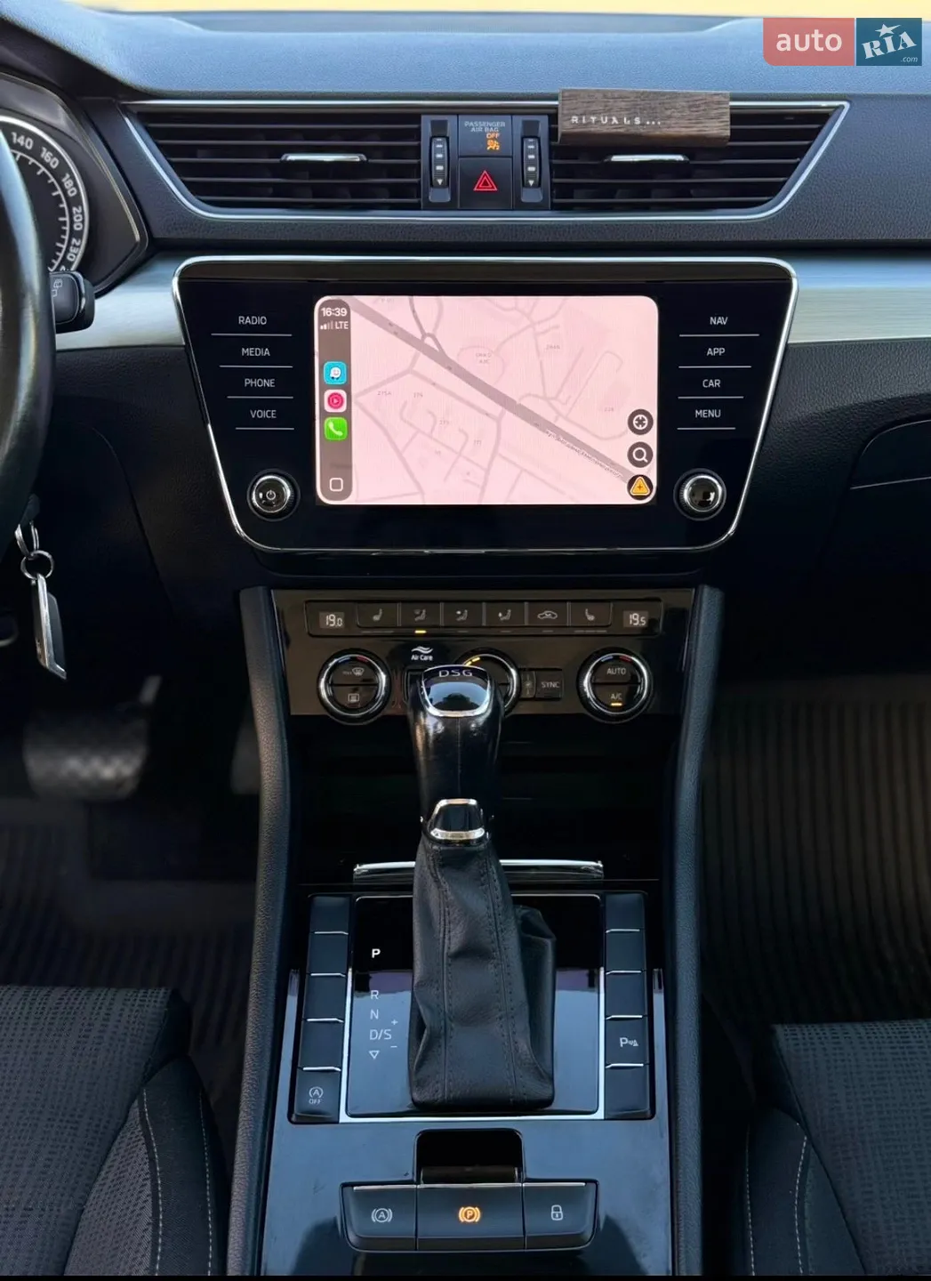 2019 Skoda Superb - мініатюра 12