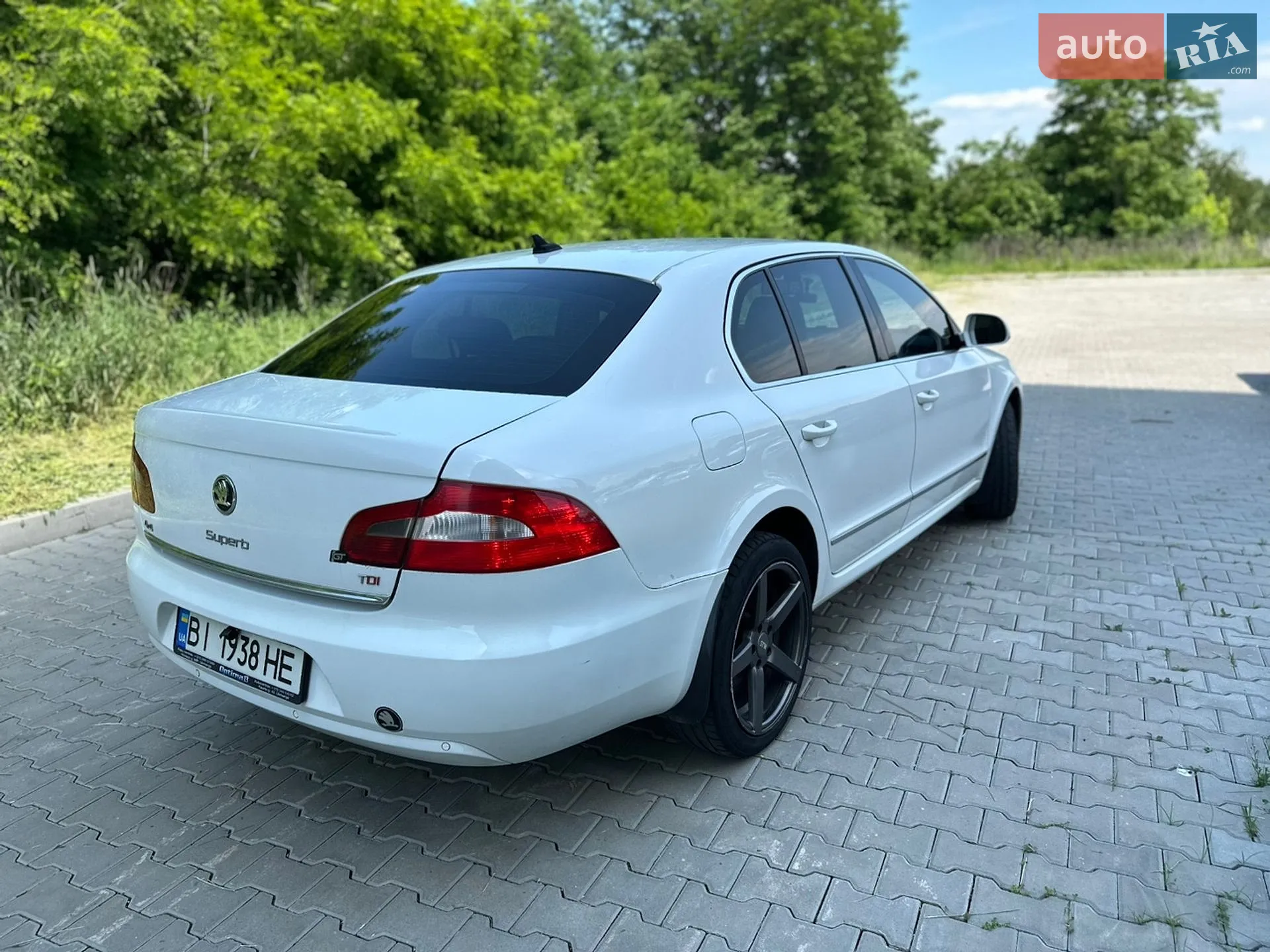2010 Skoda Superb - мініатюра 7