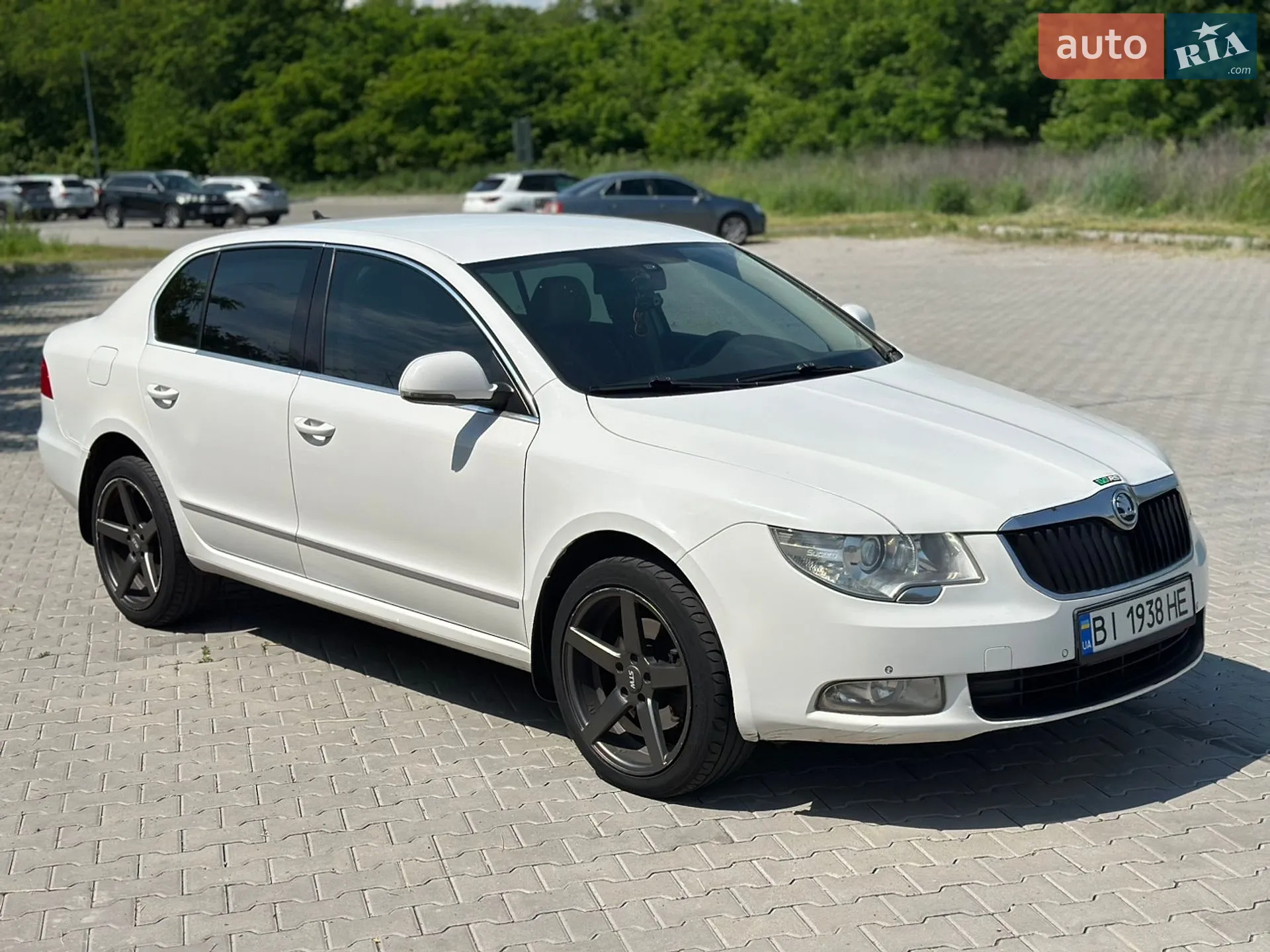 2010 Skoda Superb - мініатюра 8