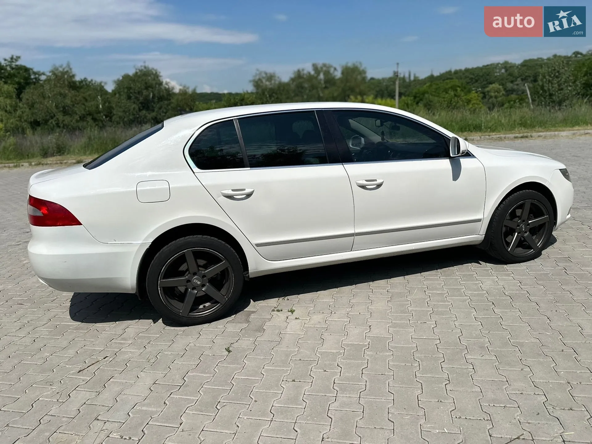 2010 Skoda Superb - мініатюра 14