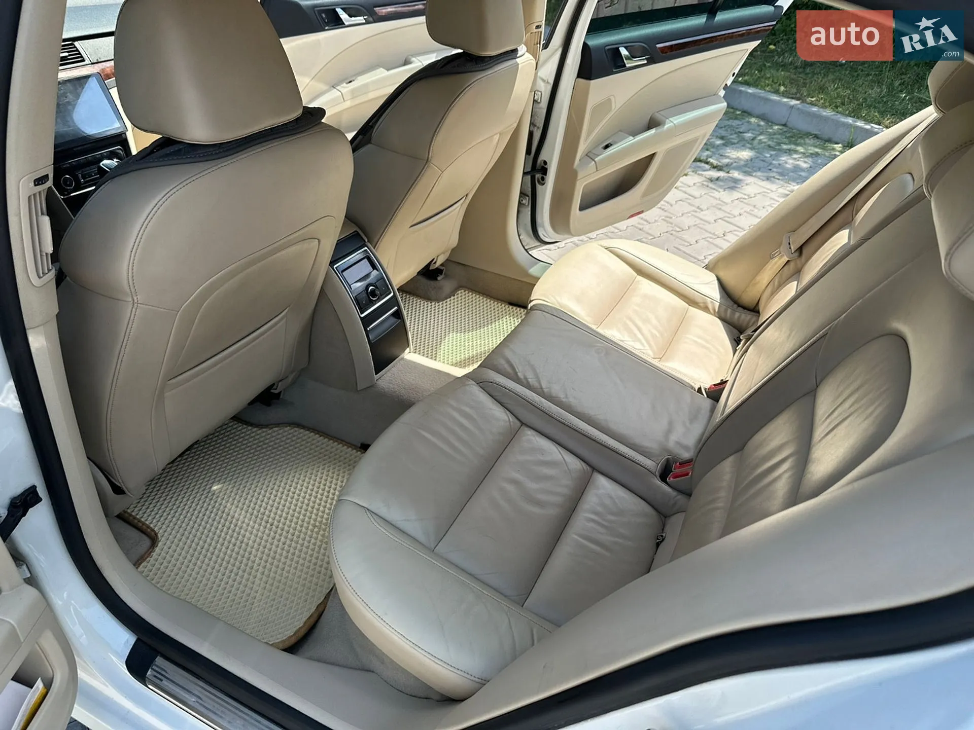2010 Skoda Superb - мініатюра 22