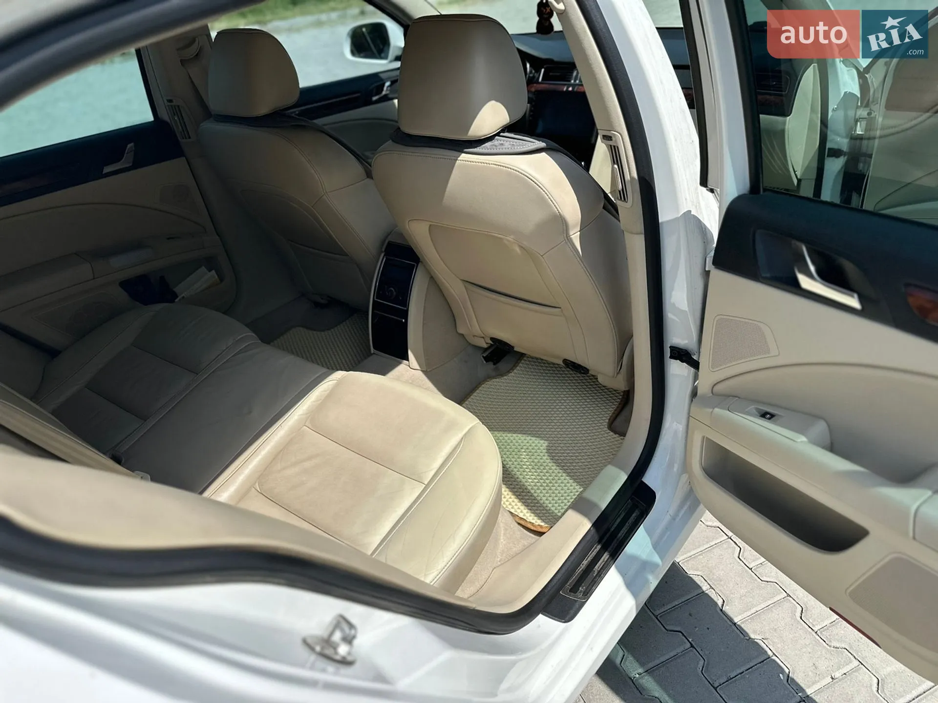 2010 Skoda Superb - мініатюра 23