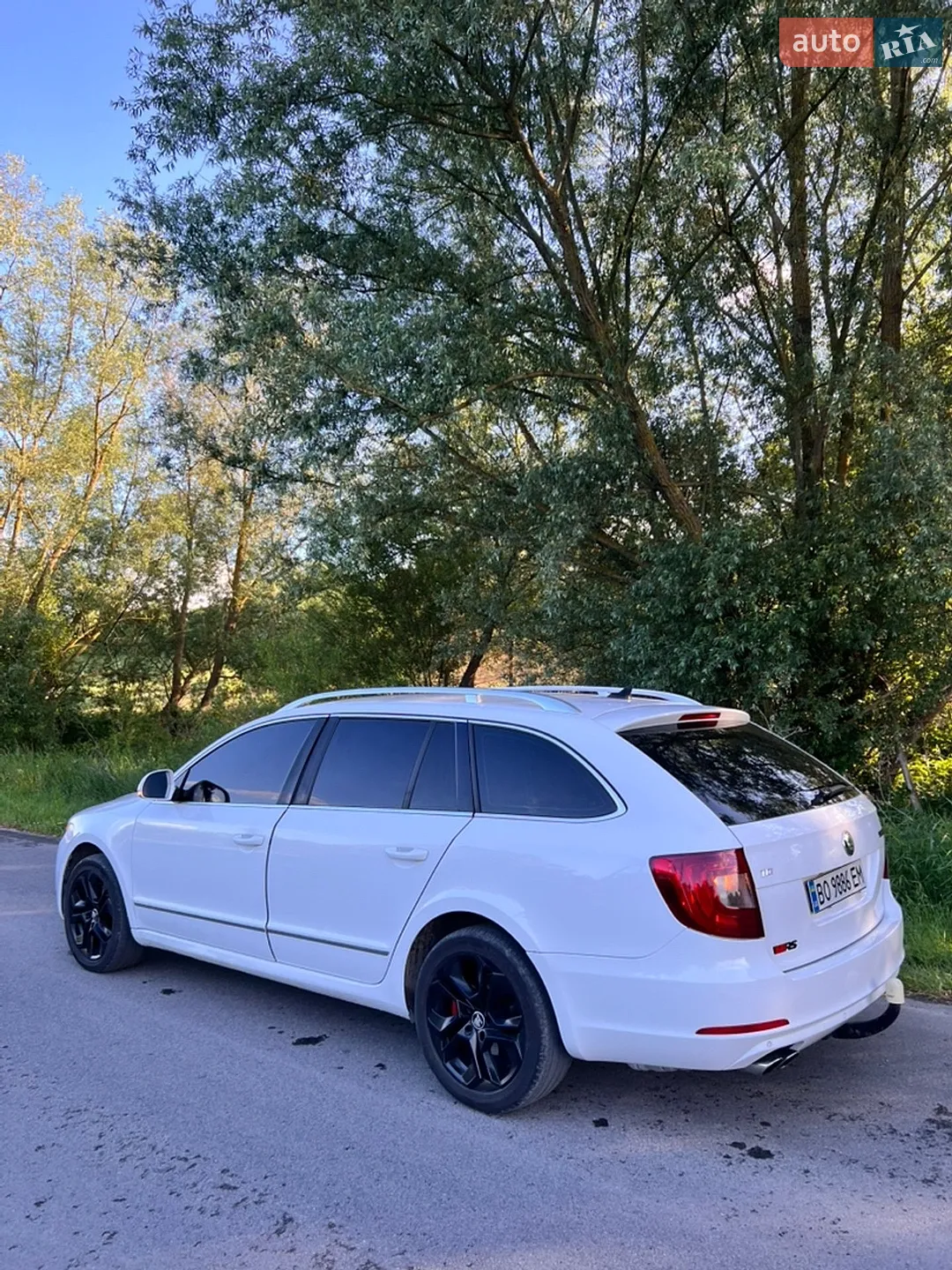 2010 Skoda Superb - мініатюра 11