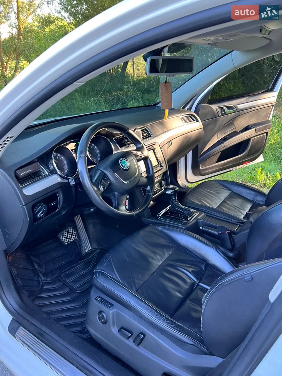 2010 Skoda Superb - мініатюра 30