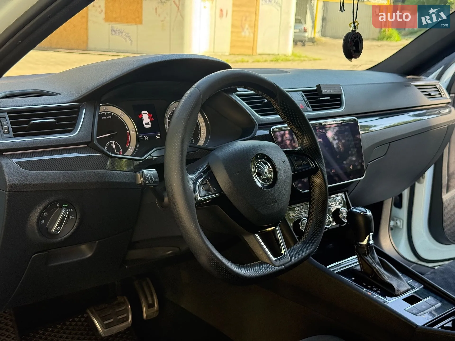 2017 Skoda Superb - мініатюра 20