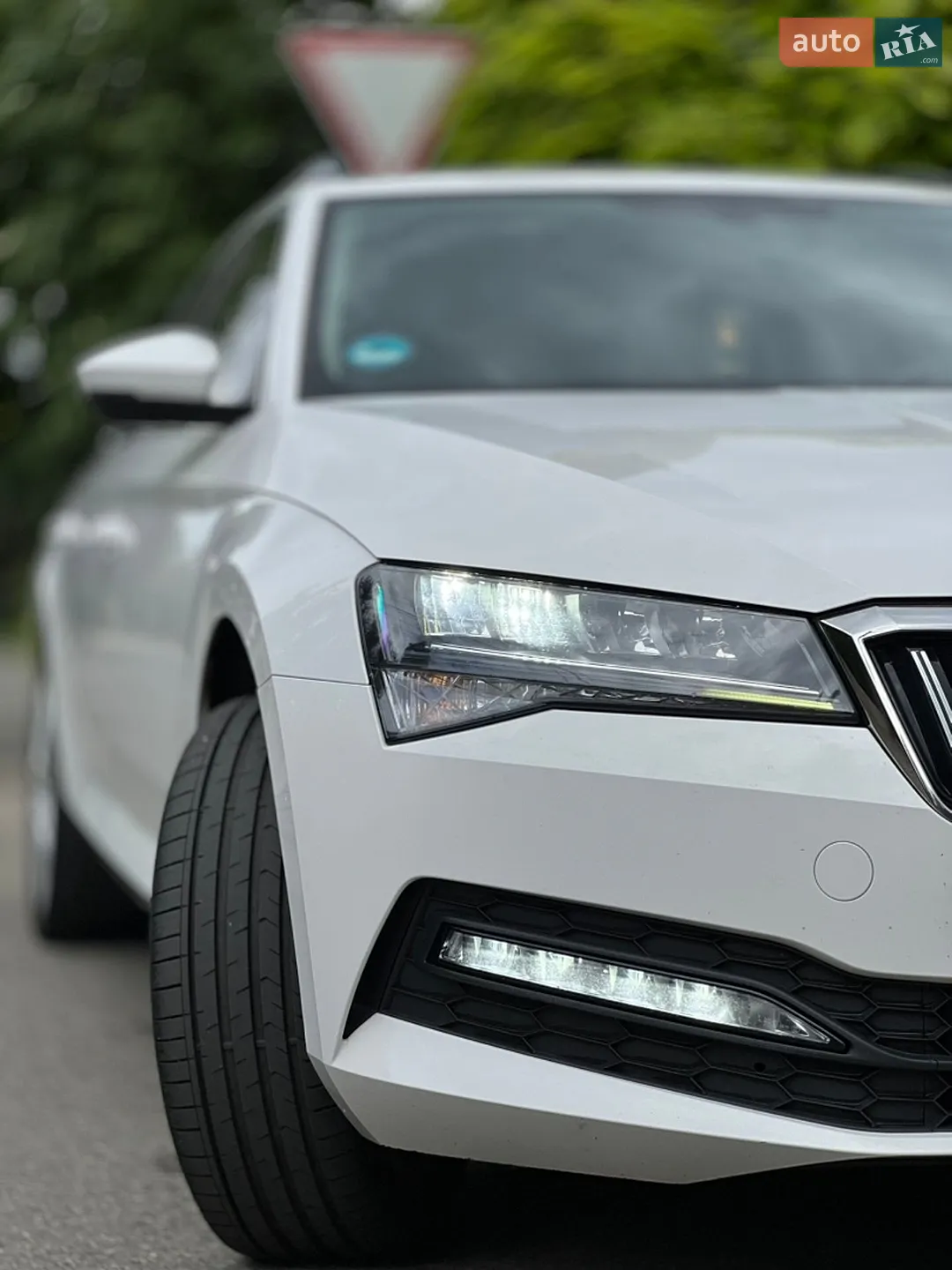 2019 Skoda Superb - мініатюра 3