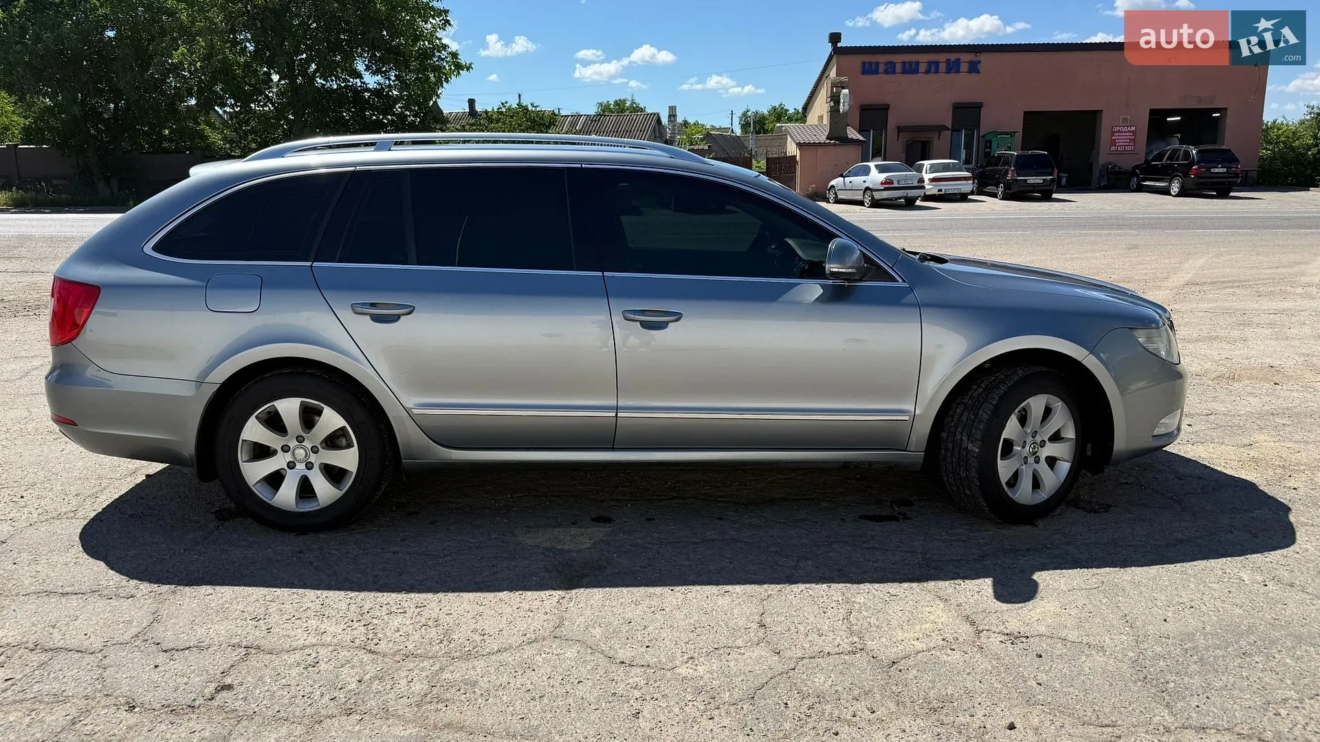 2010 Skoda Superb - мініатюра 2