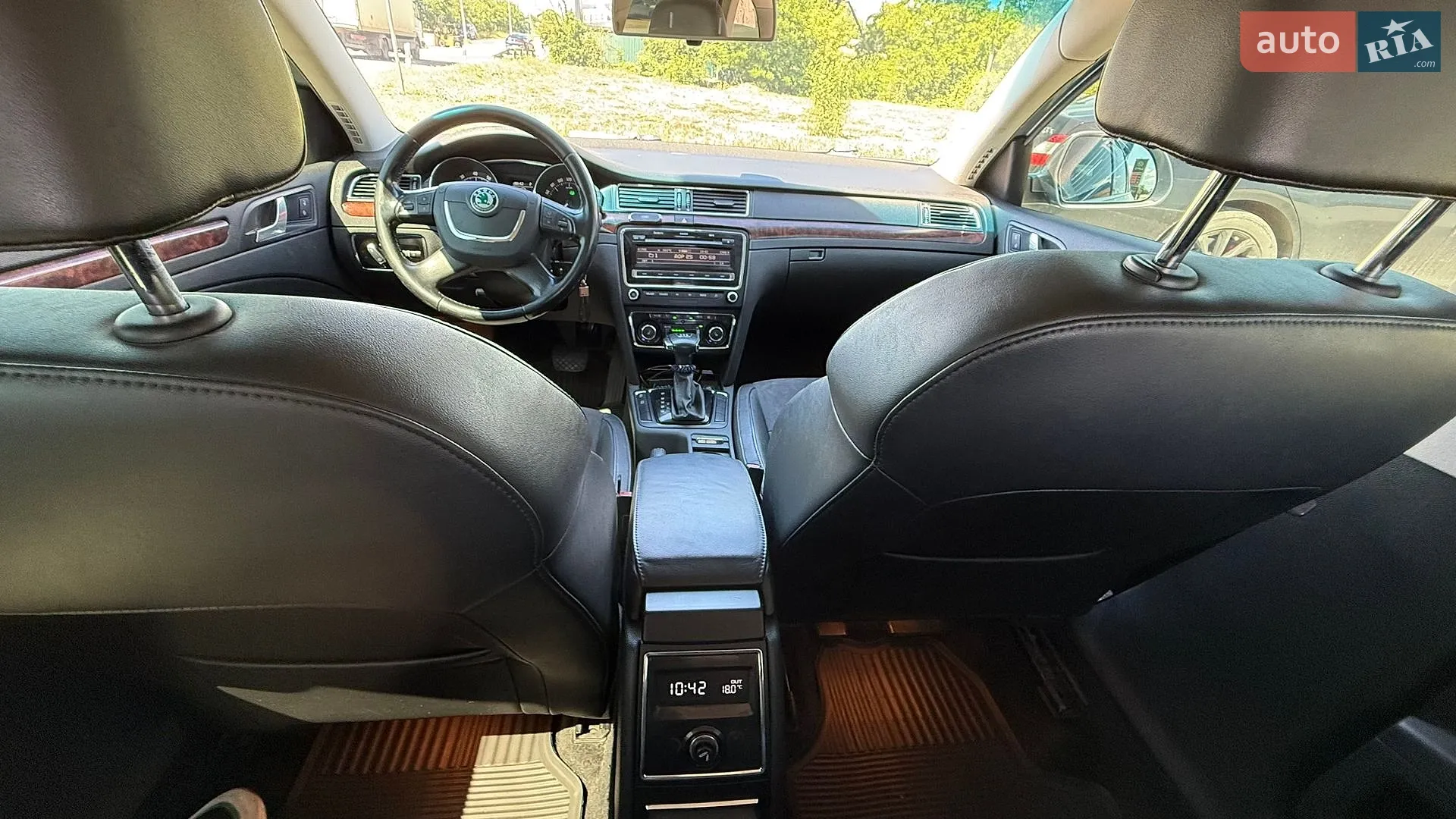 2010 Skoda Superb - мініатюра 8