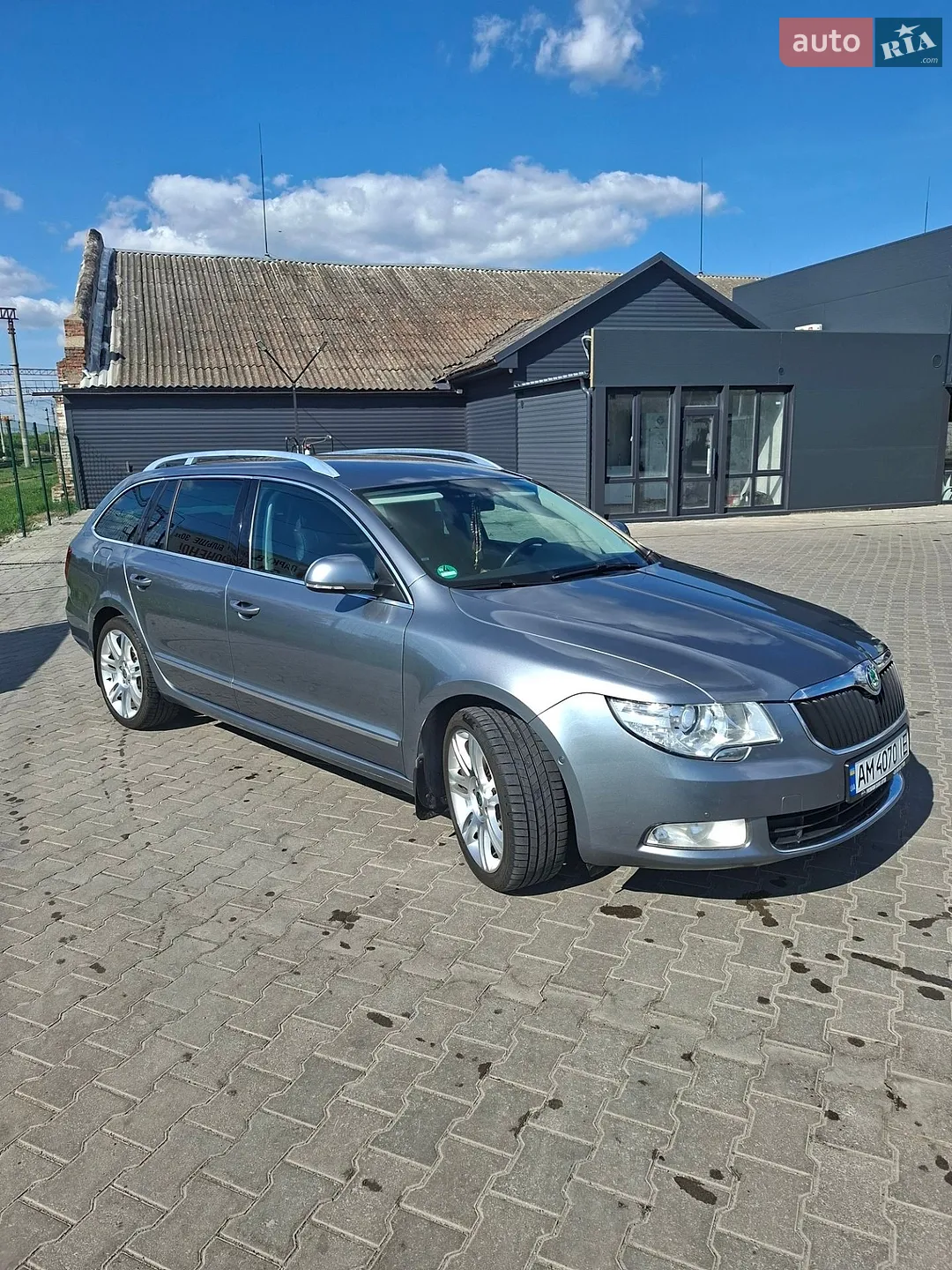2011 Skoda Superb - мініатюра 2