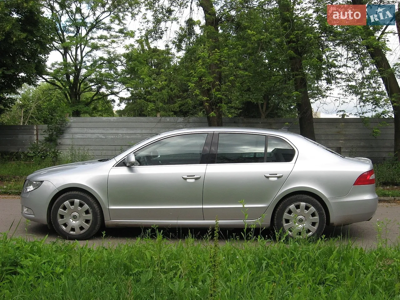 2010 Skoda Superb - мініатюра 15