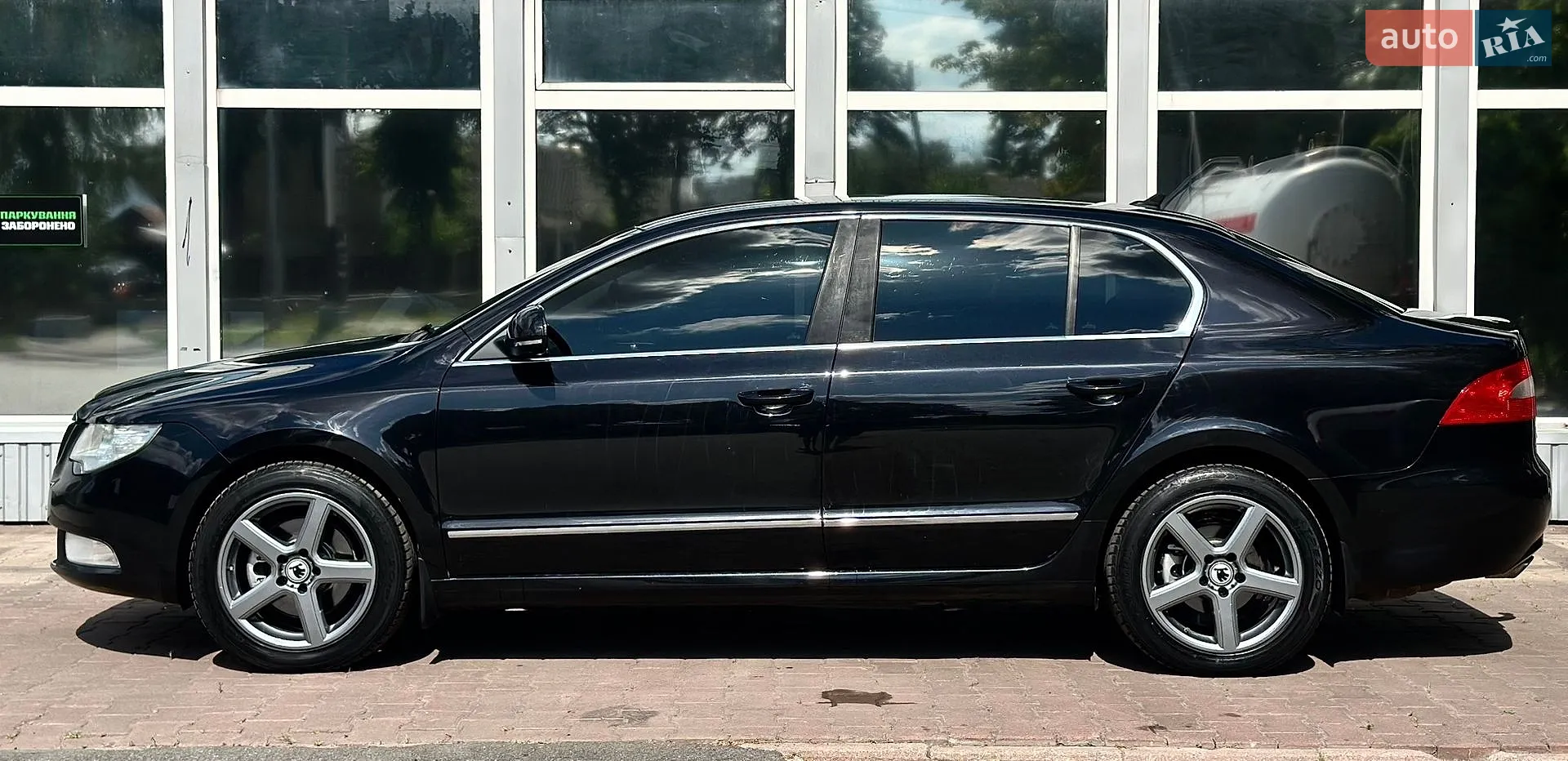 2011 Skoda Superb - мініатюра 10
