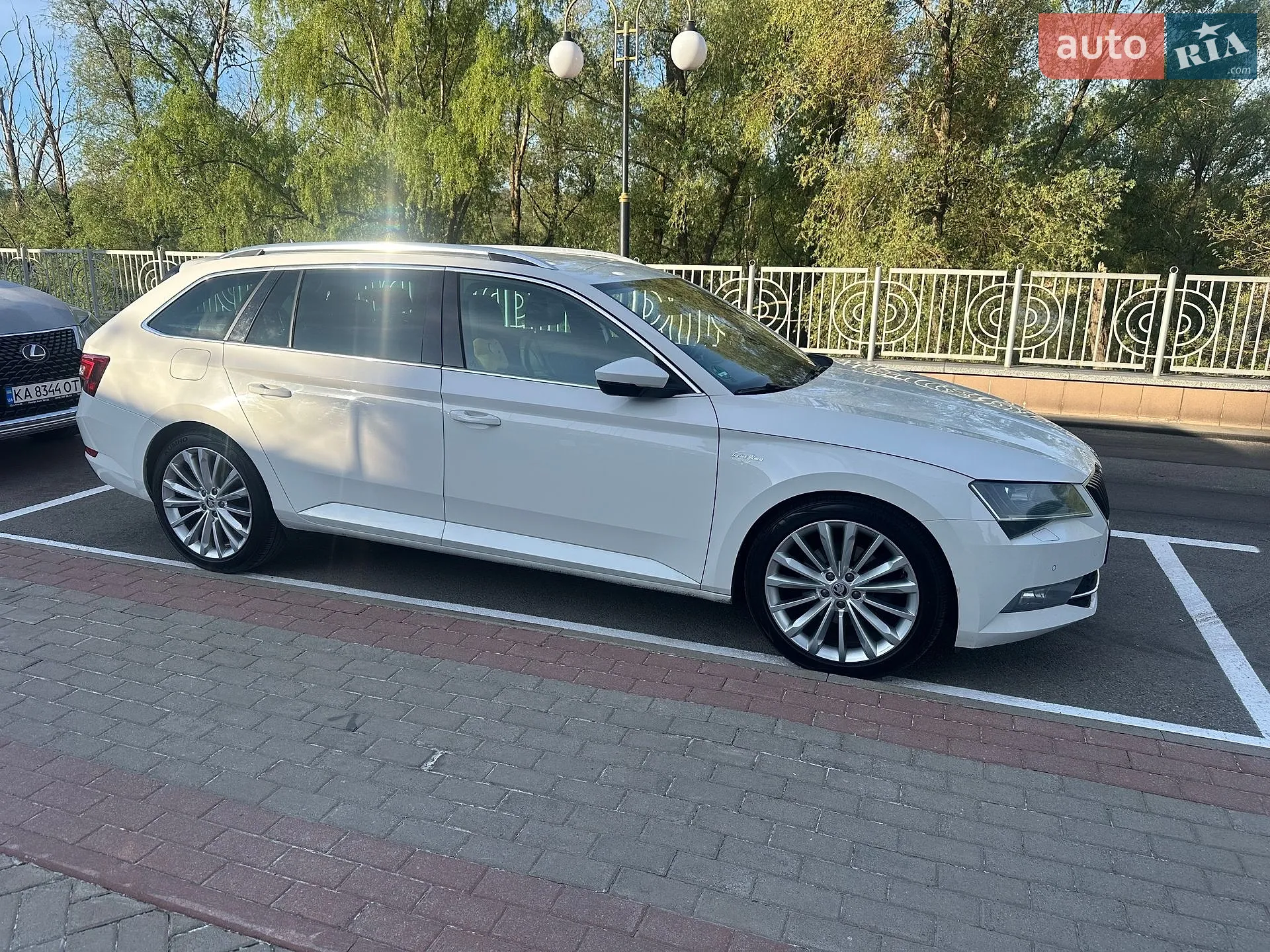 2019 Skoda Superb - мініатюра 3