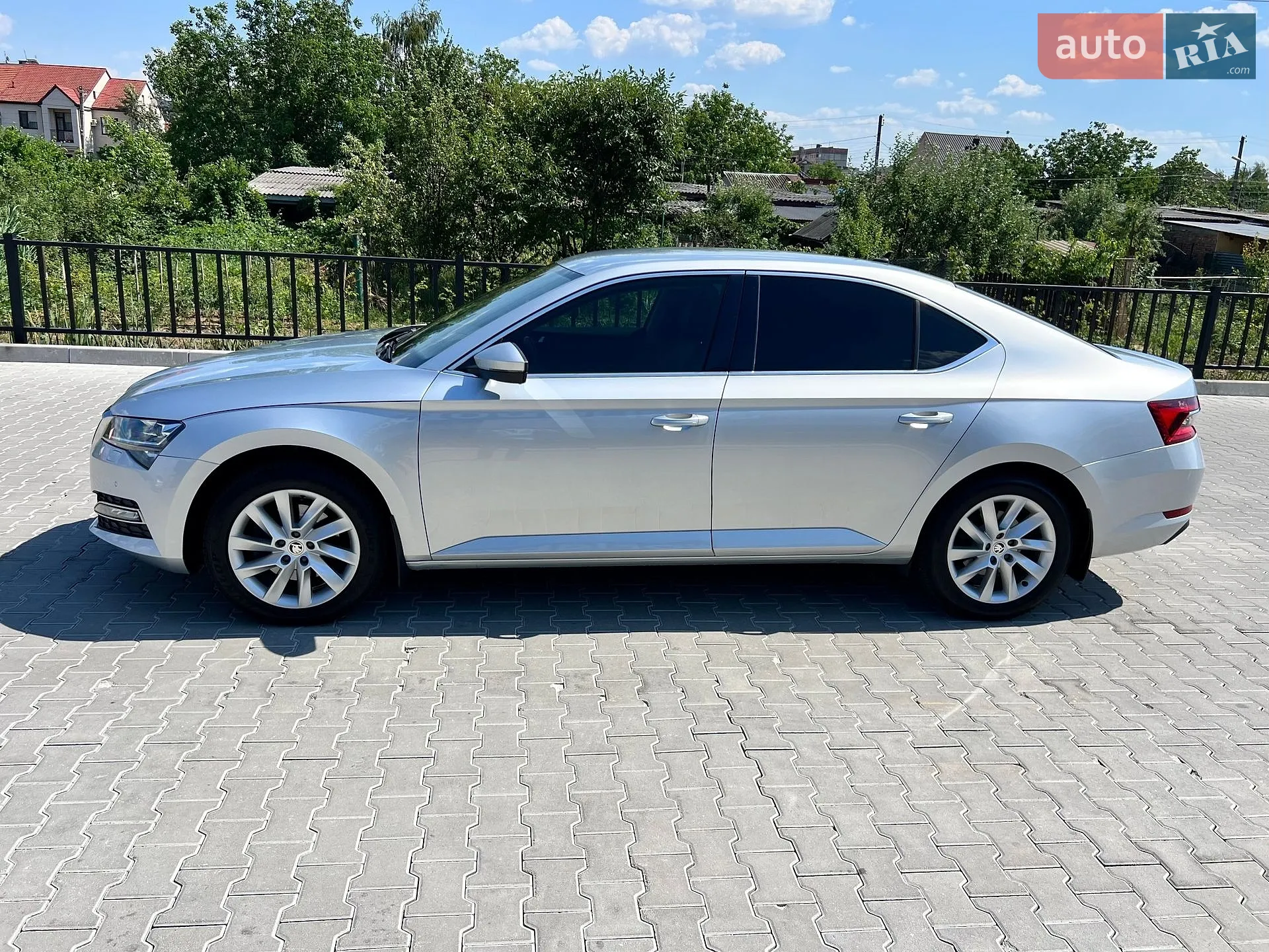 2019 Skoda Superb - мініатюра 8
