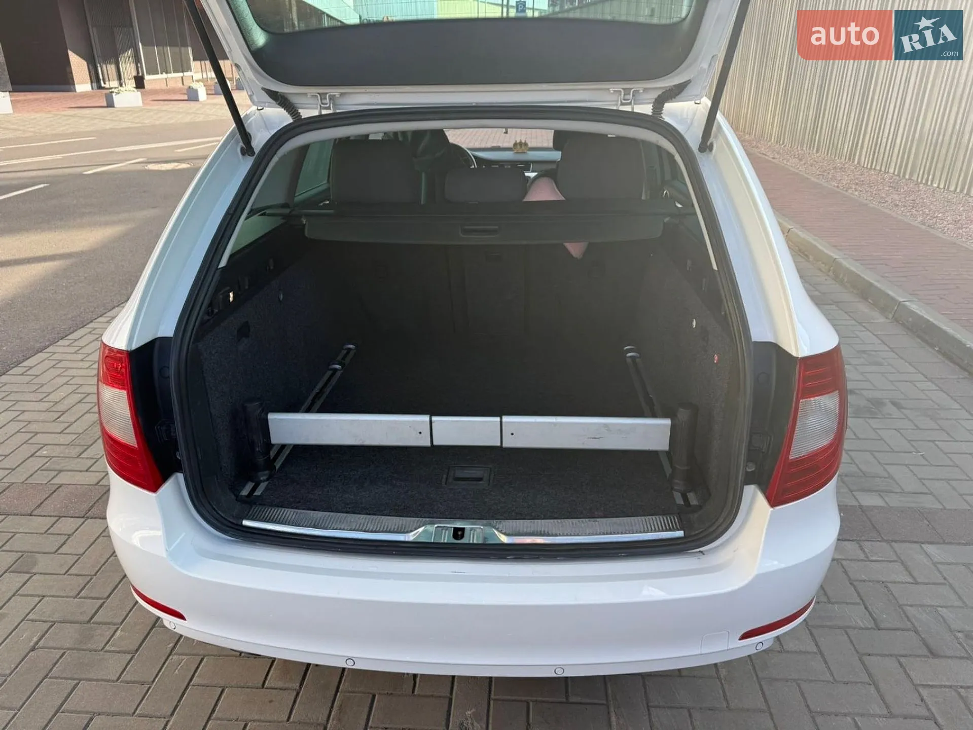 2011 Skoda Superb - мініатюра 21
