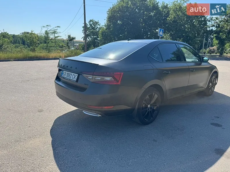 Skoda Superb 2021 VIN TMBCR8NP0MB300154 фото оголошення 4 з 69
