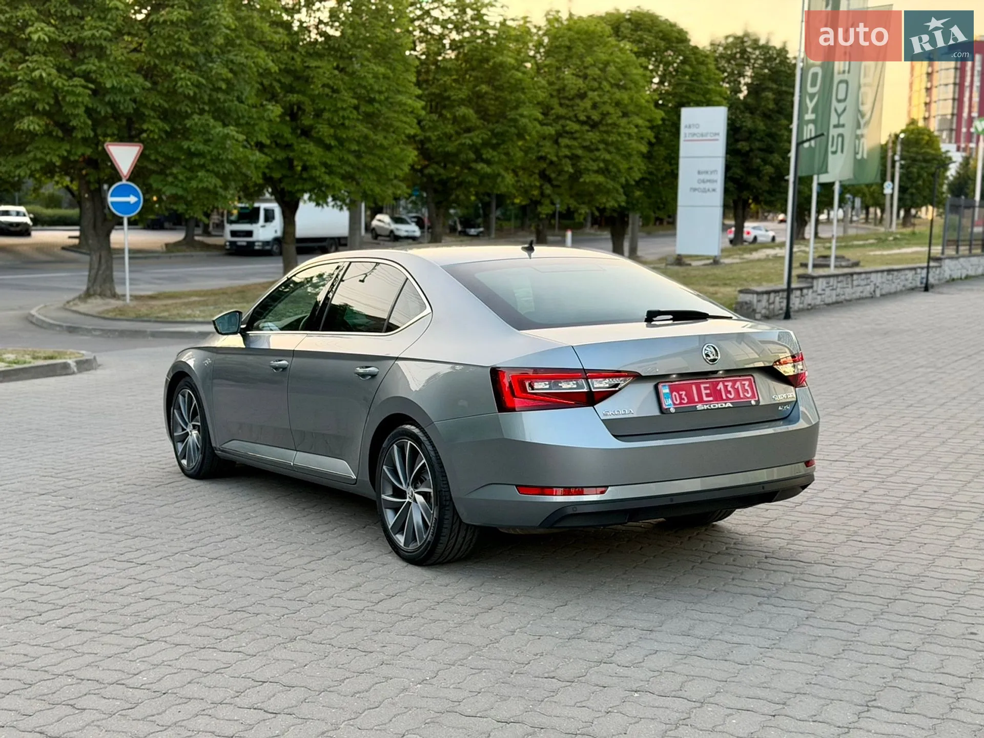 2019 Skoda Superb - мініатюра 7