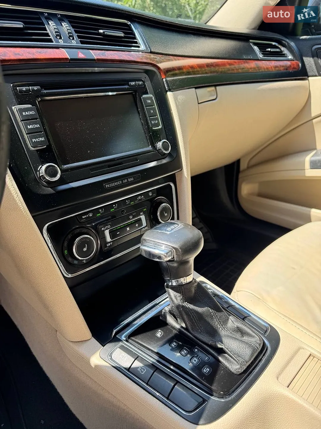 2010 Skoda Superb - мініатюра 7