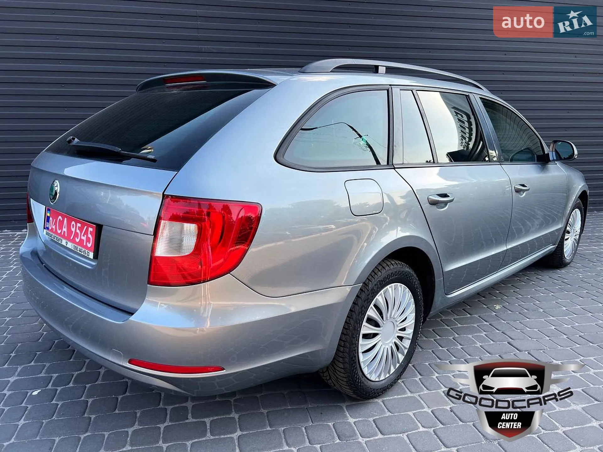 2011 Skoda Superb - мініатюра 2