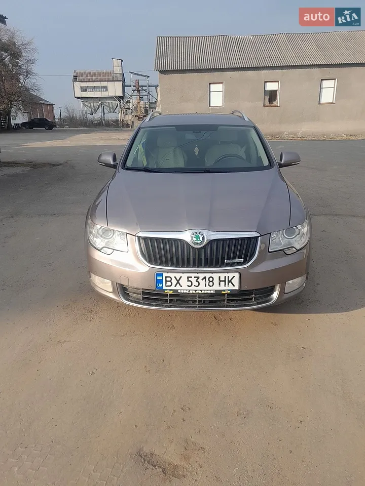 2010 Skoda Superb - мініатюра 27