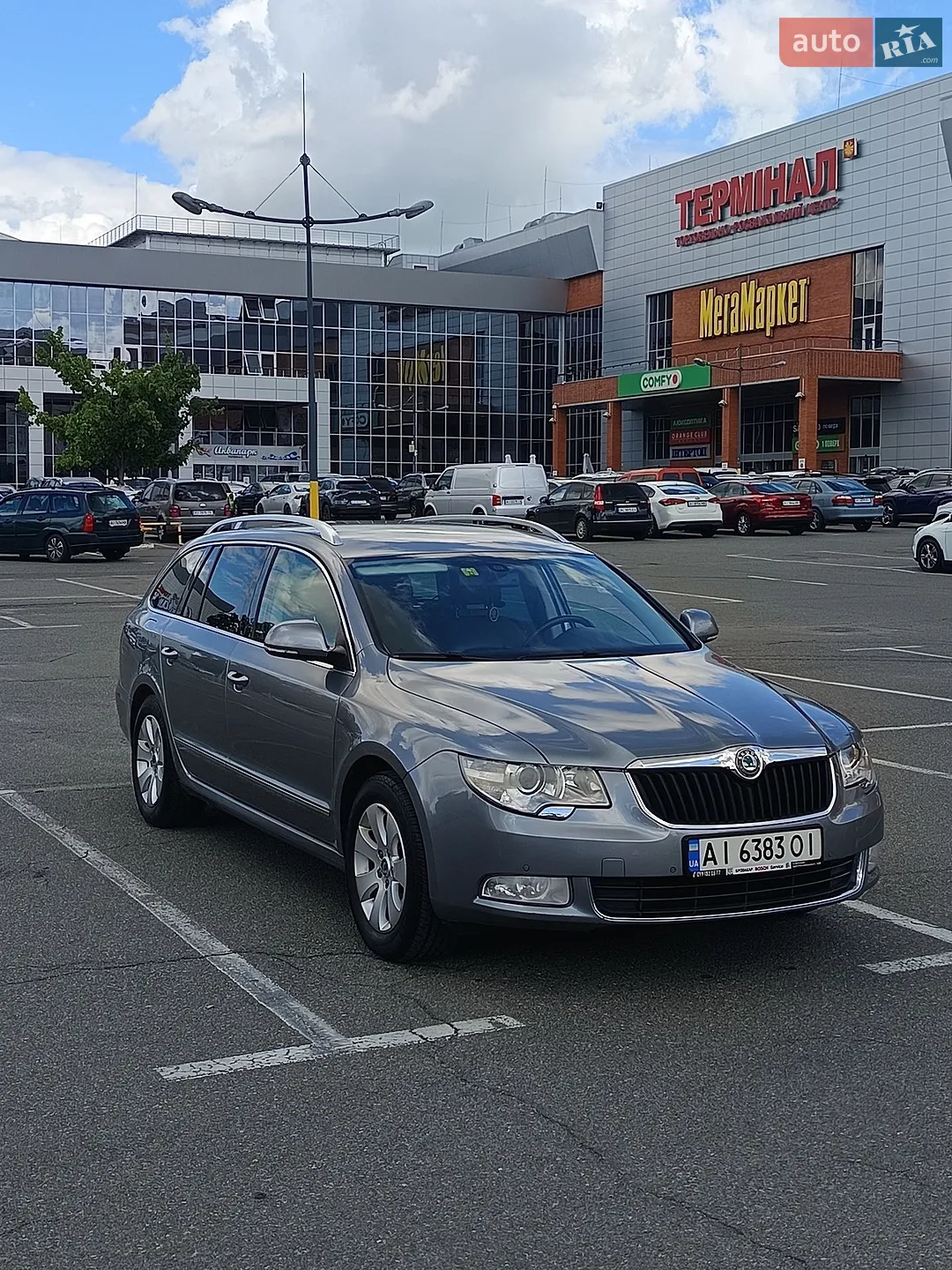 2010 Skoda Superb - мініатюра 4