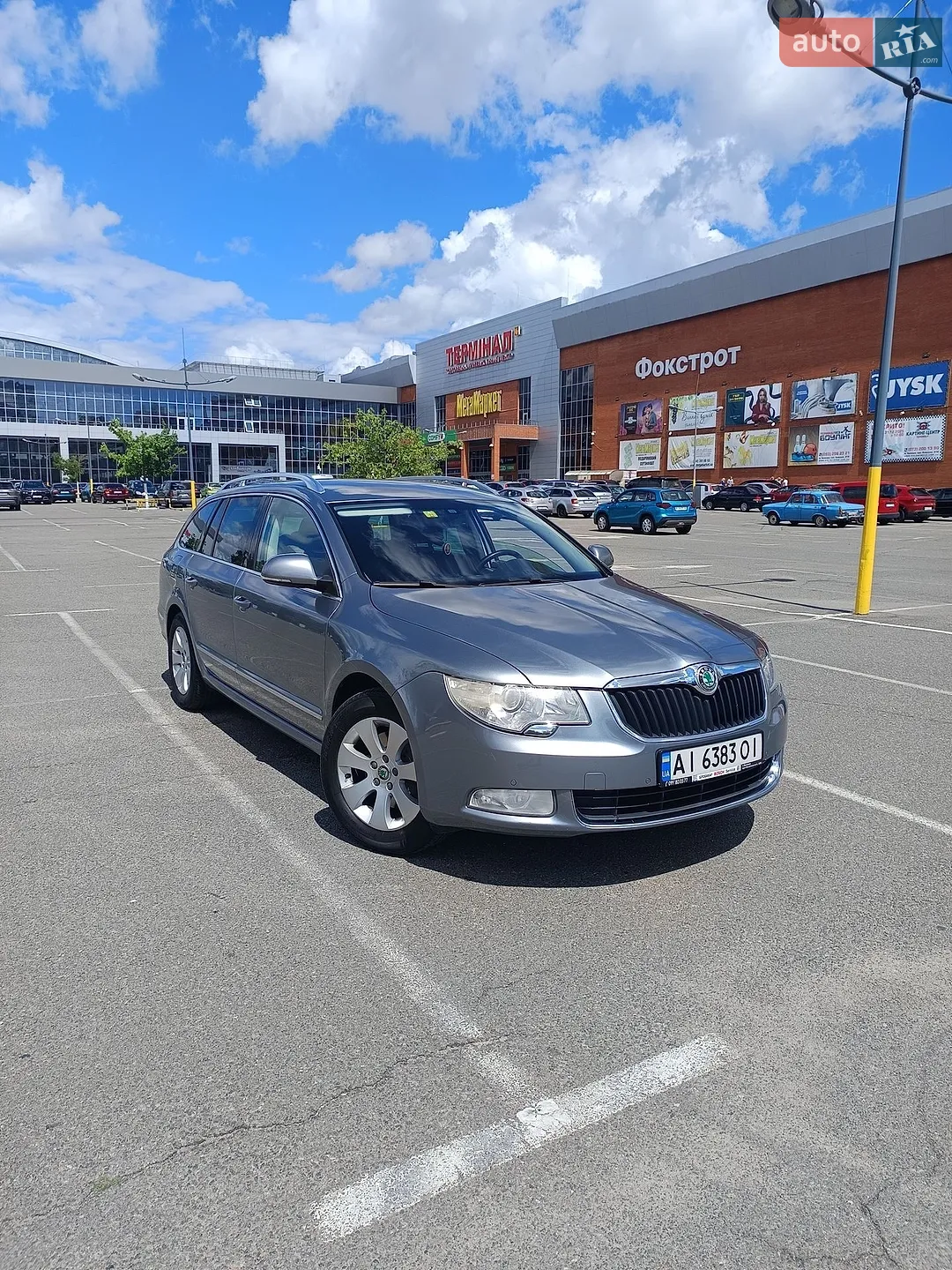 2010 Skoda Superb - мініатюра 7