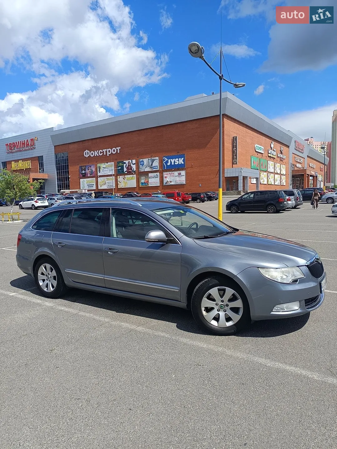 2010 Skoda Superb - мініатюра 8