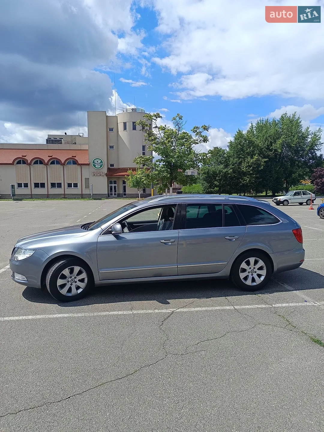 2010 Skoda Superb - мініатюра 10