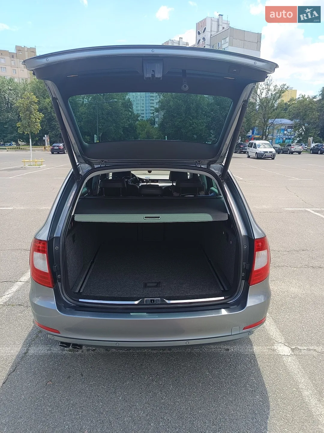 2010 Skoda Superb - мініатюра 19