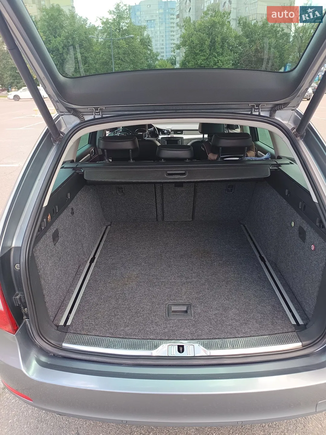 2010 Skoda Superb - мініатюра 21