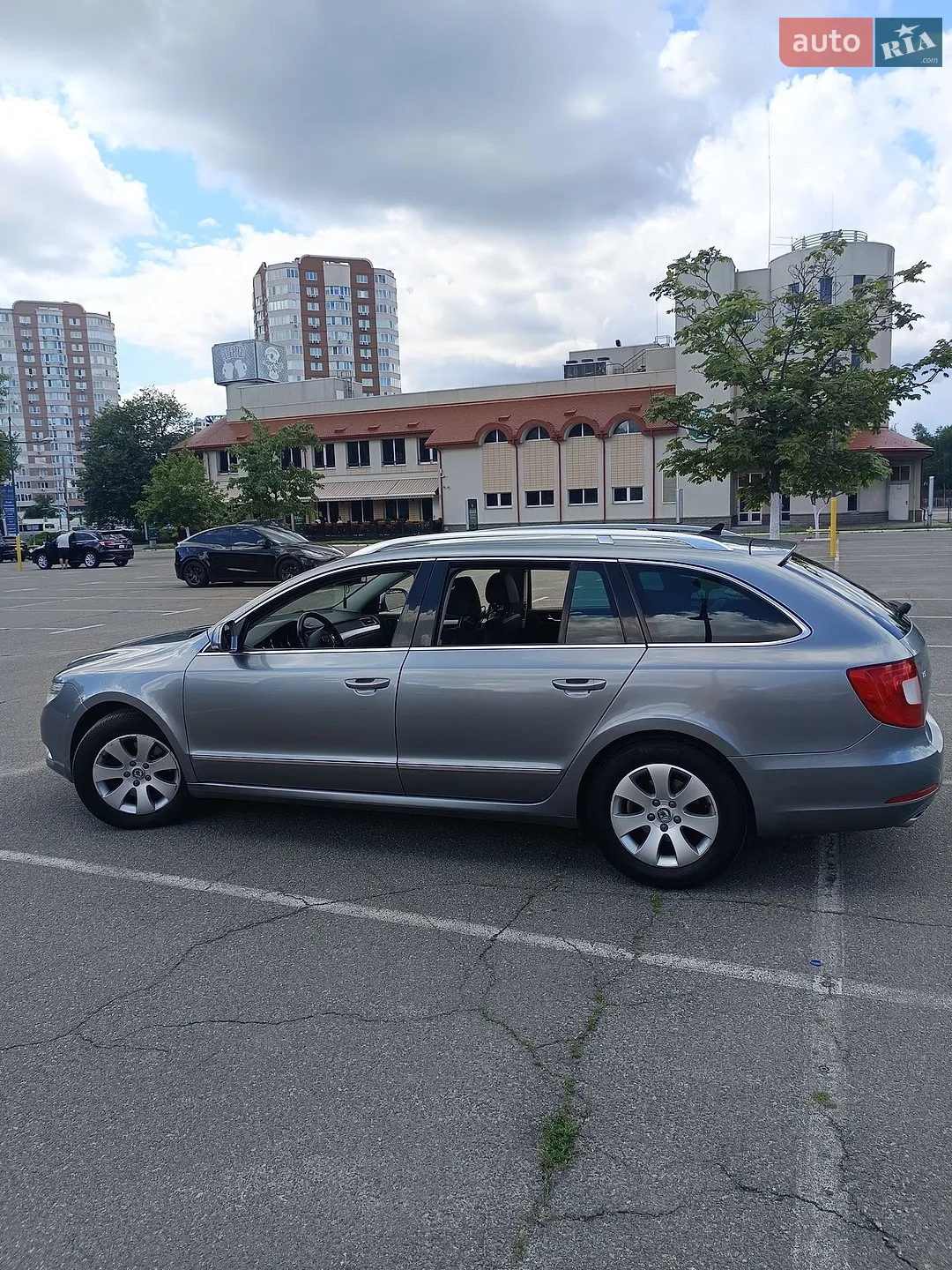 2010 Skoda Superb - мініатюра 26