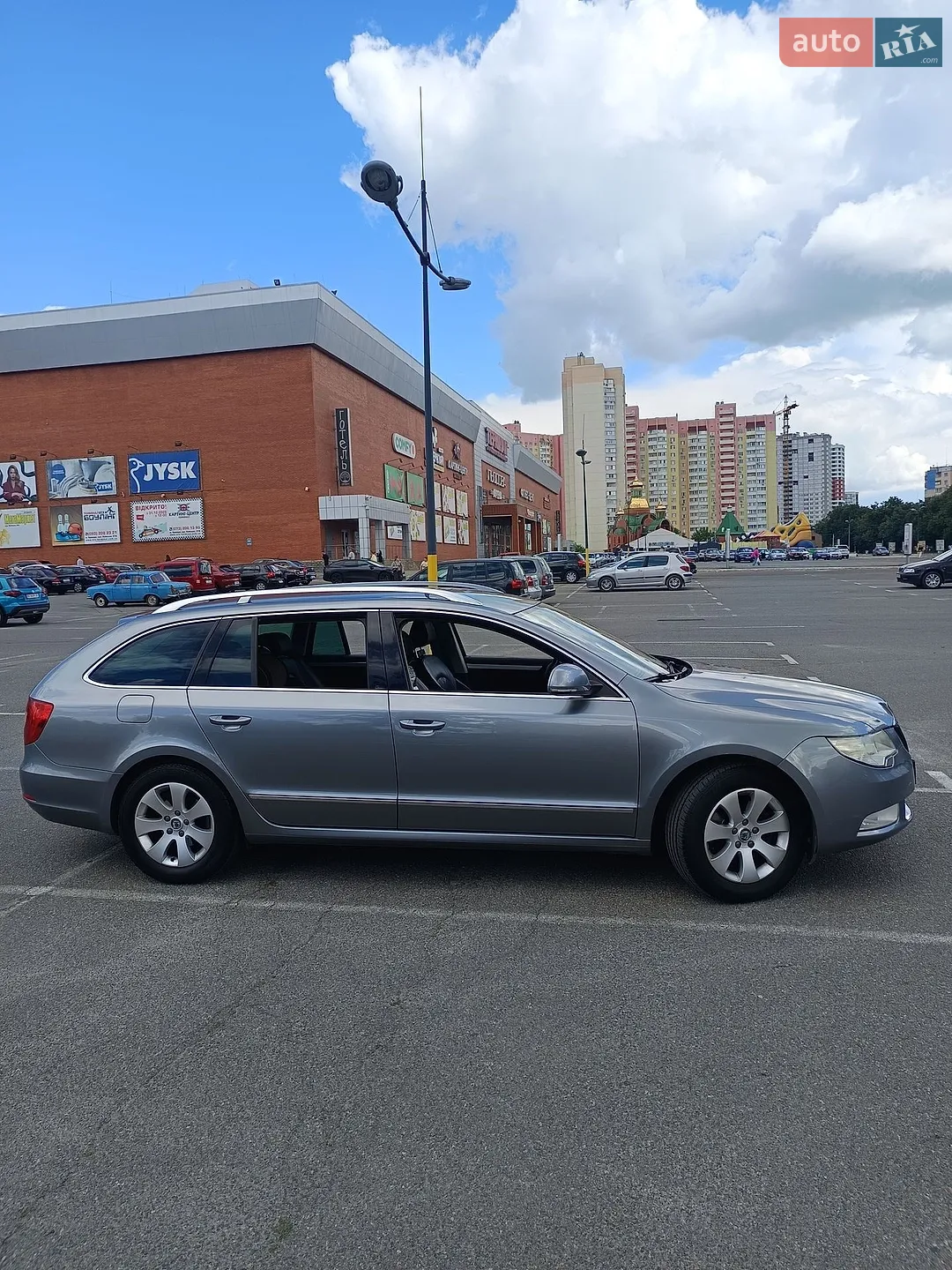 2010 Skoda Superb - мініатюра 27