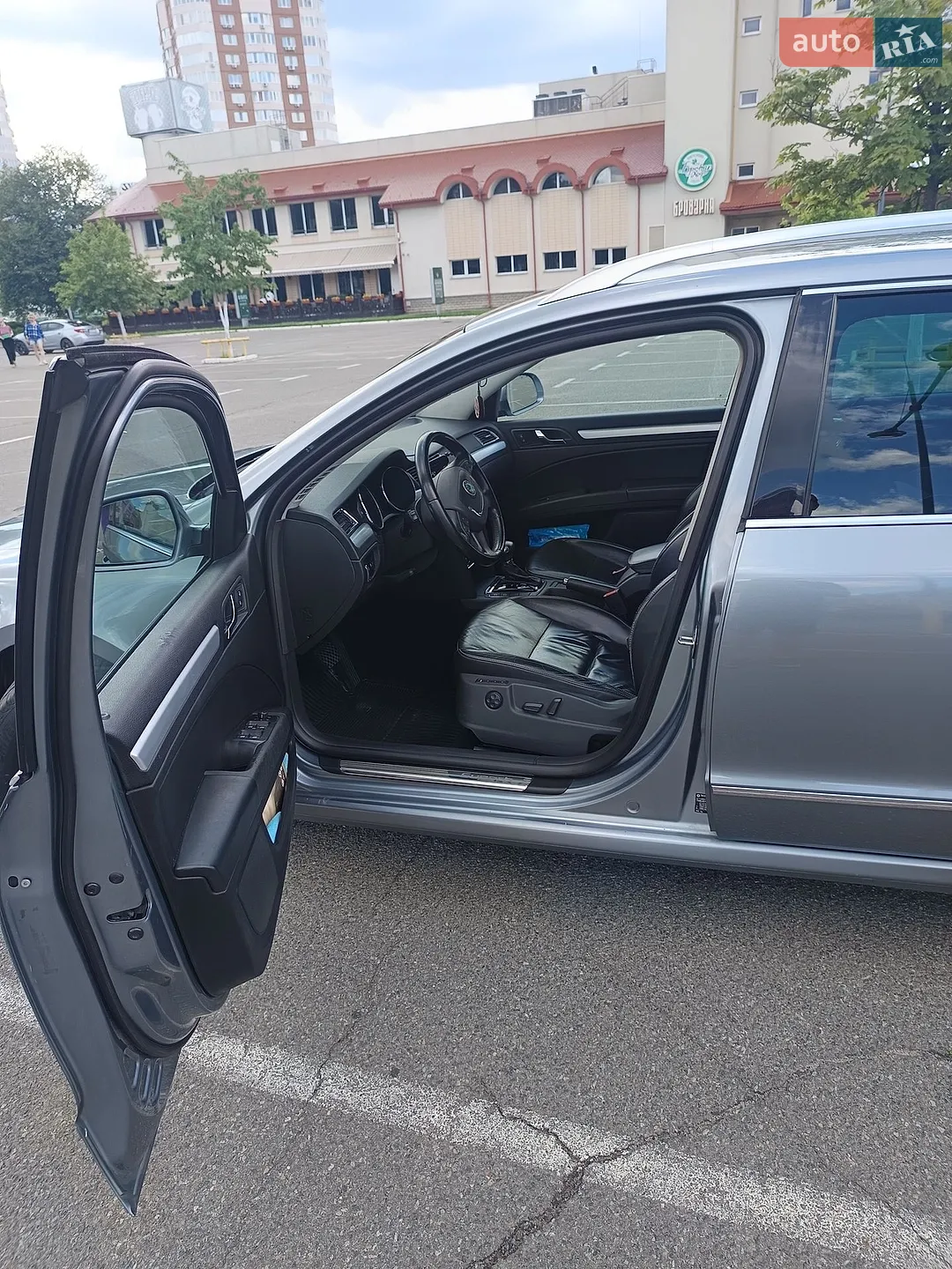 2010 Skoda Superb - мініатюра 32
