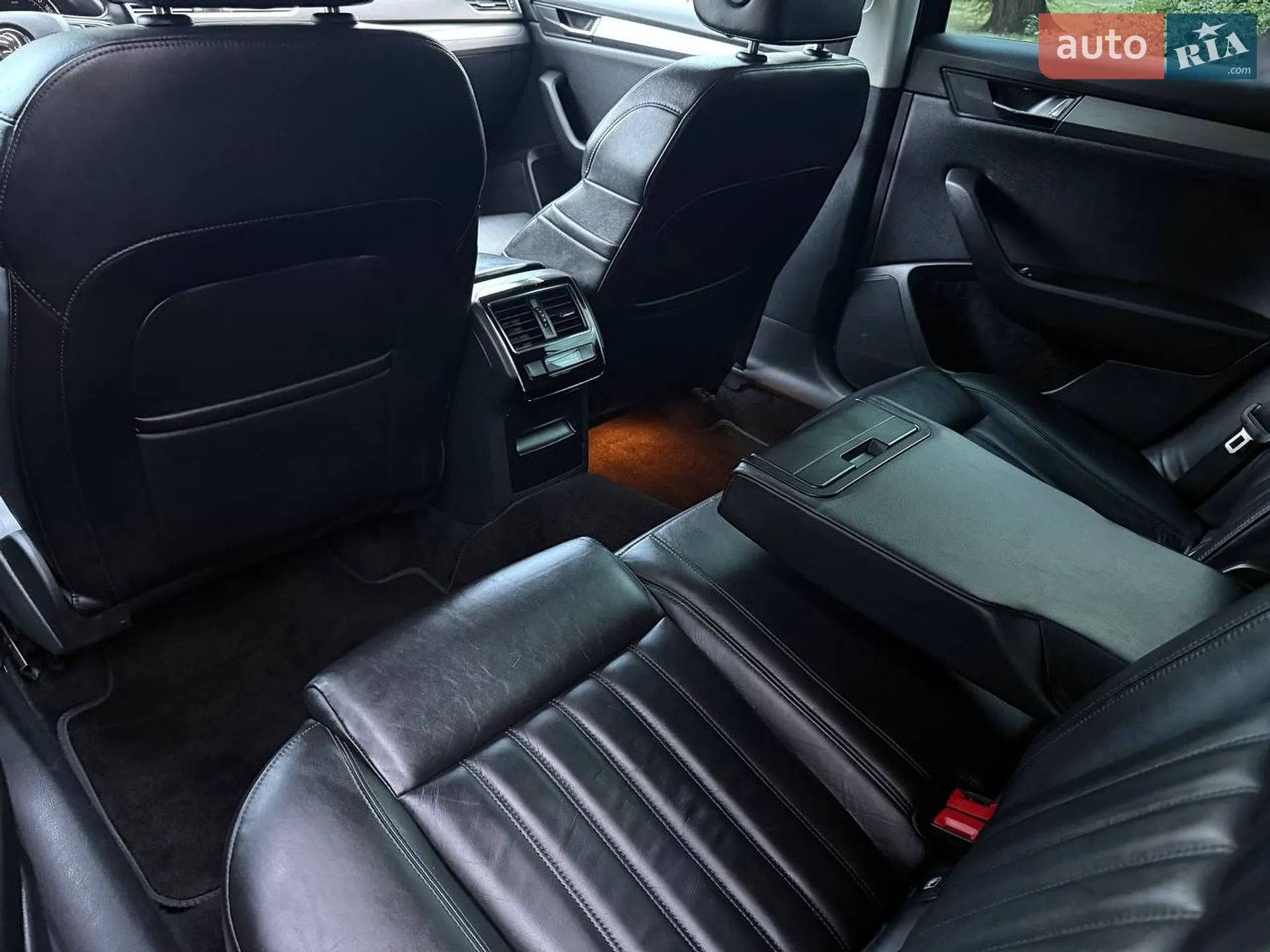 2018 Volkswagen Touareg - мініатюра 15