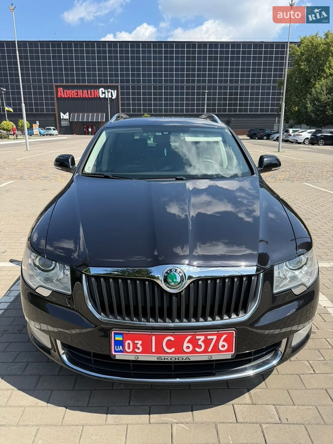 2011 Skoda Superb - мініатюра 2