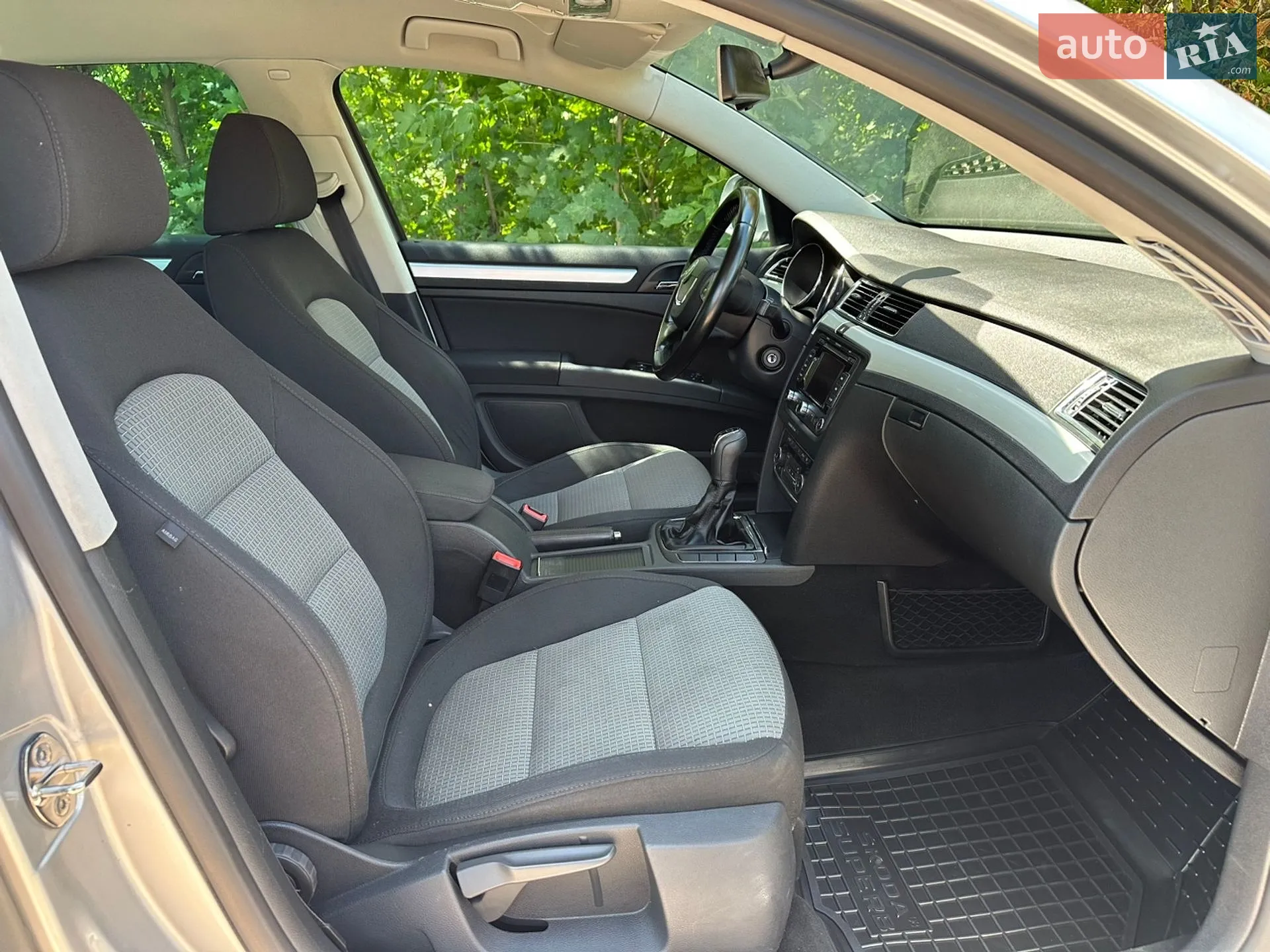 2011 Skoda Superb - мініатюра 12