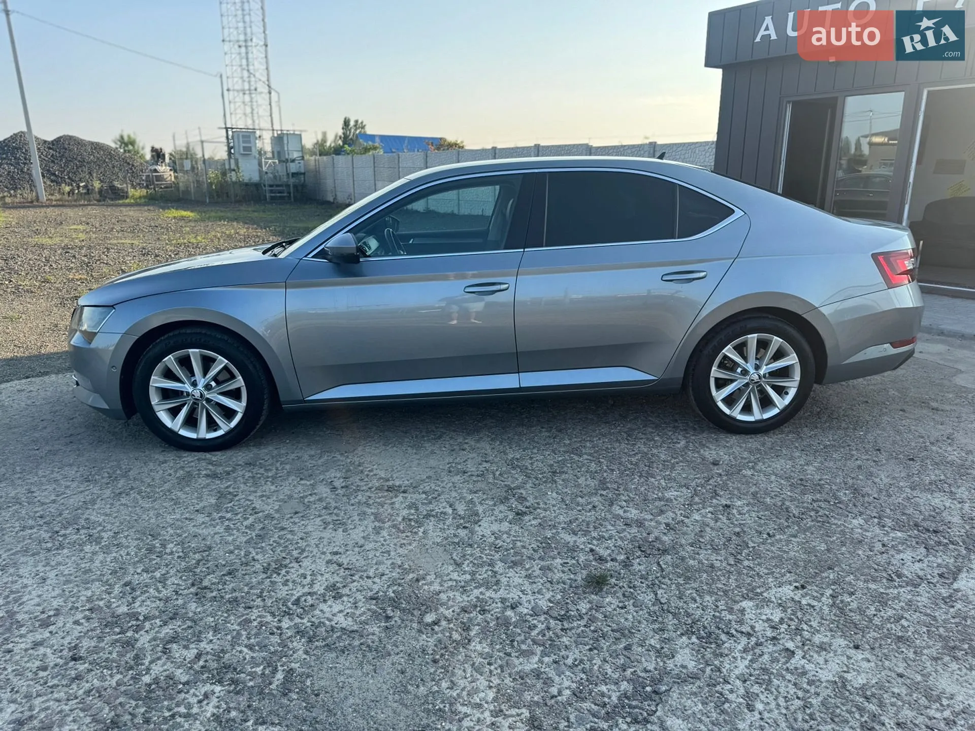 2016 Skoda Superb - мініатюра 12