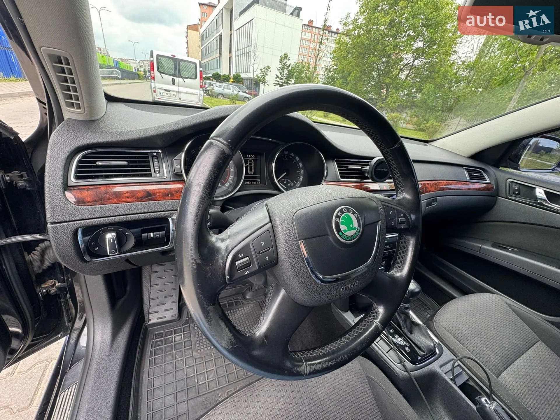 2011 Skoda Superb - мініатюра 10