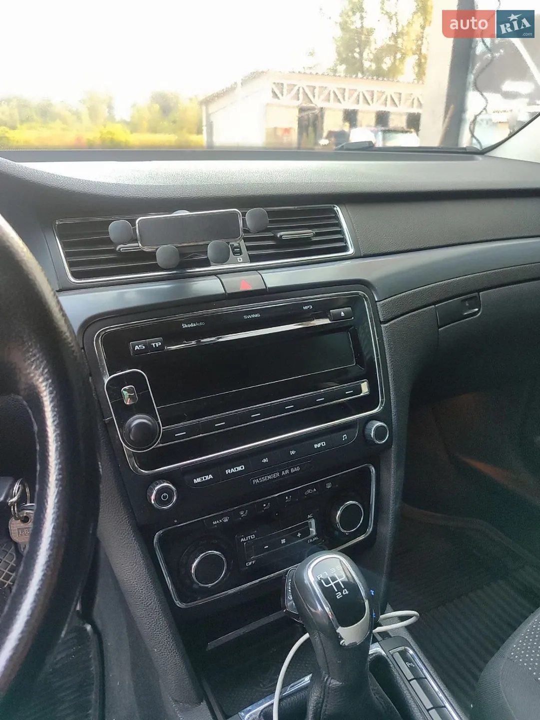 2010 Skoda Superb - мініатюра 6