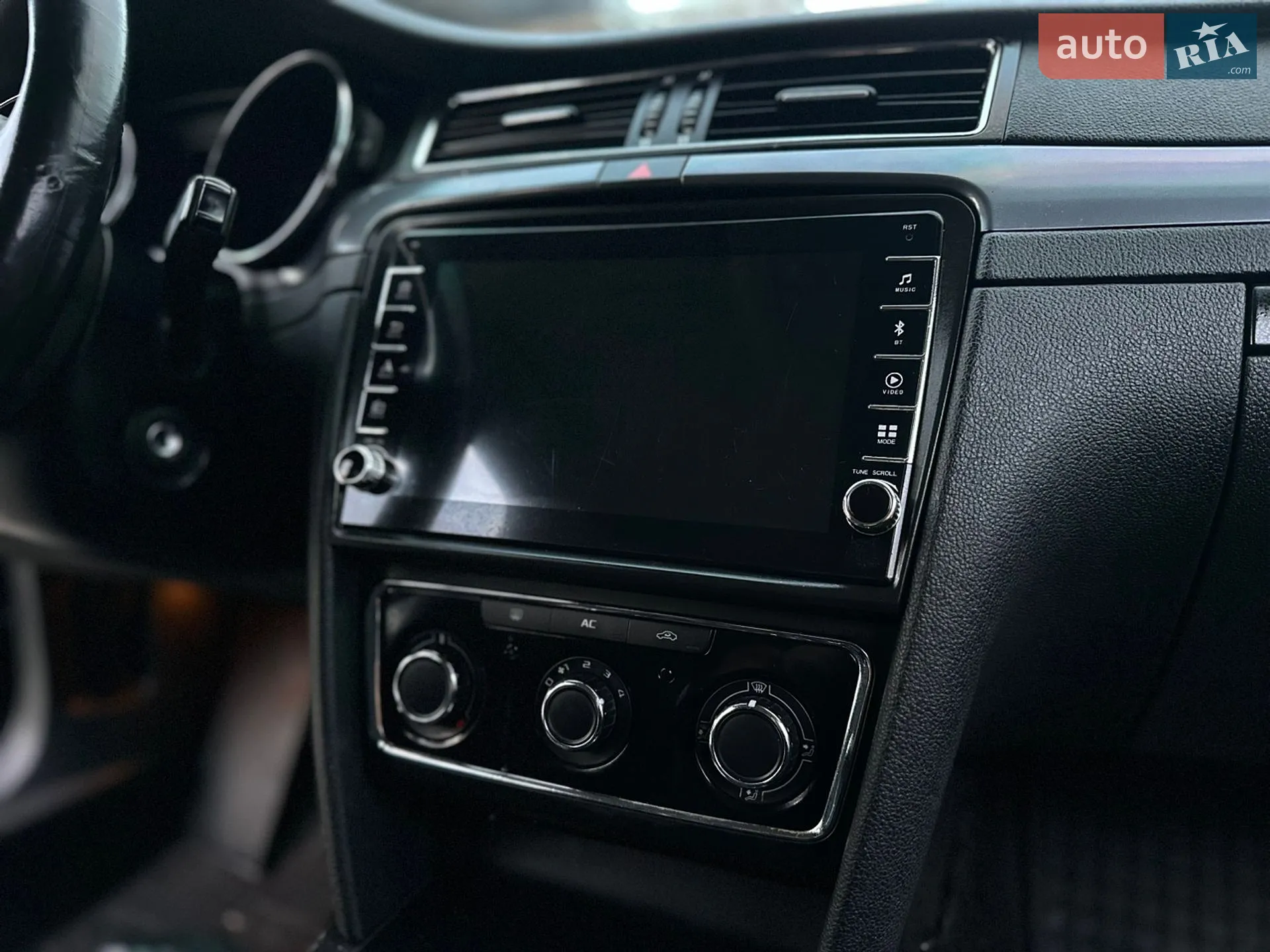 2010 Skoda Superb - мініатюра 11