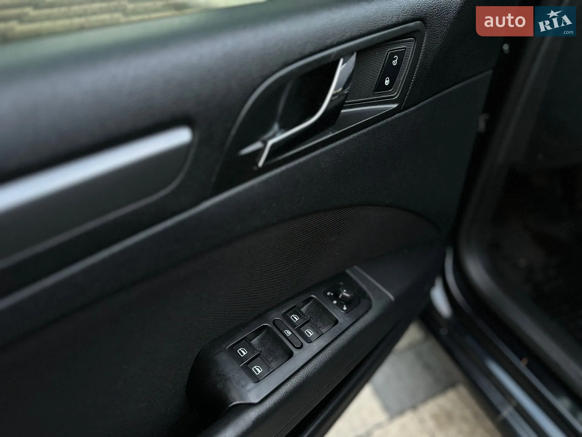 2010 Skoda Superb - мініатюра 16