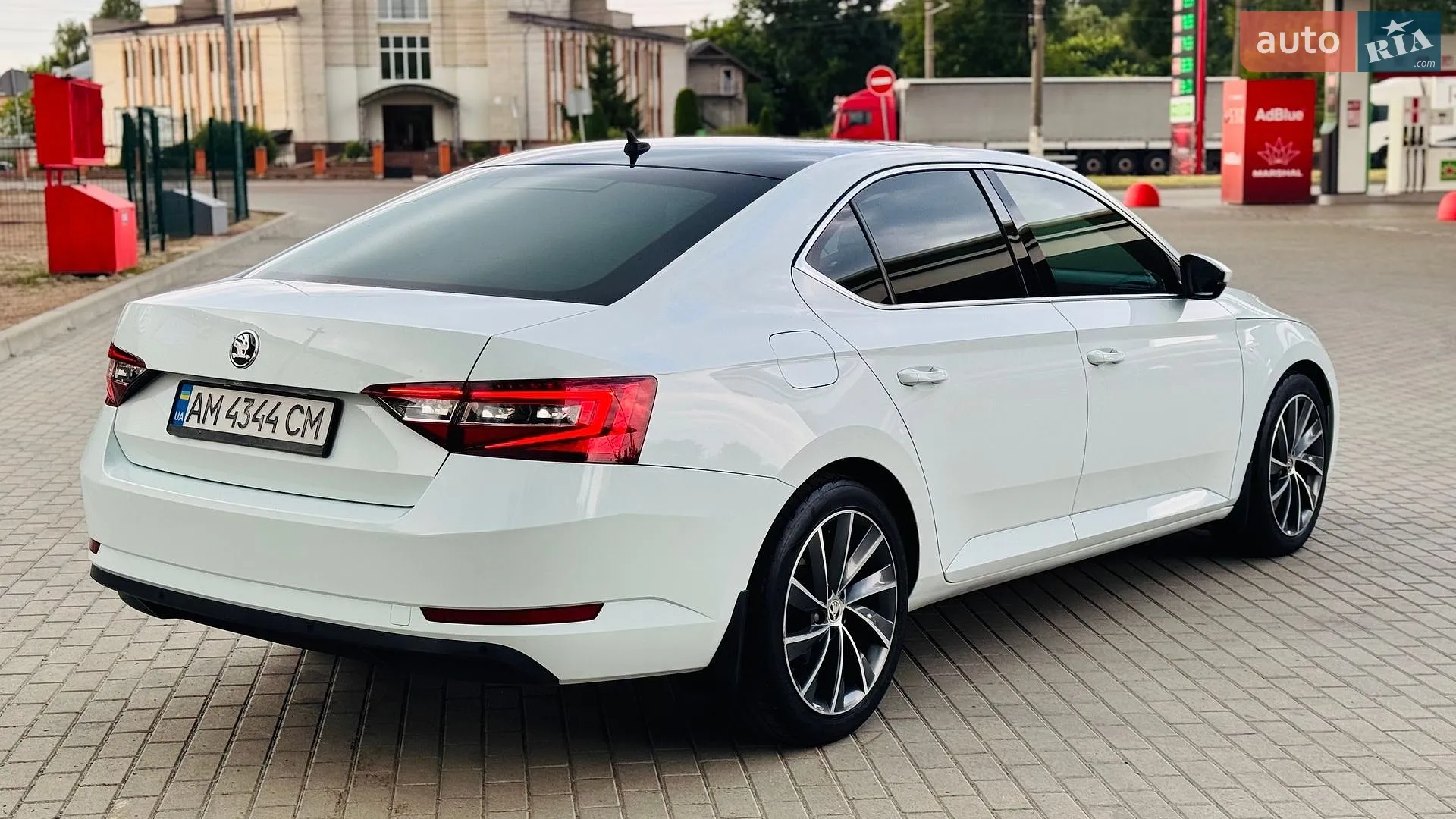 2016 Skoda Superb - мініатюра 10