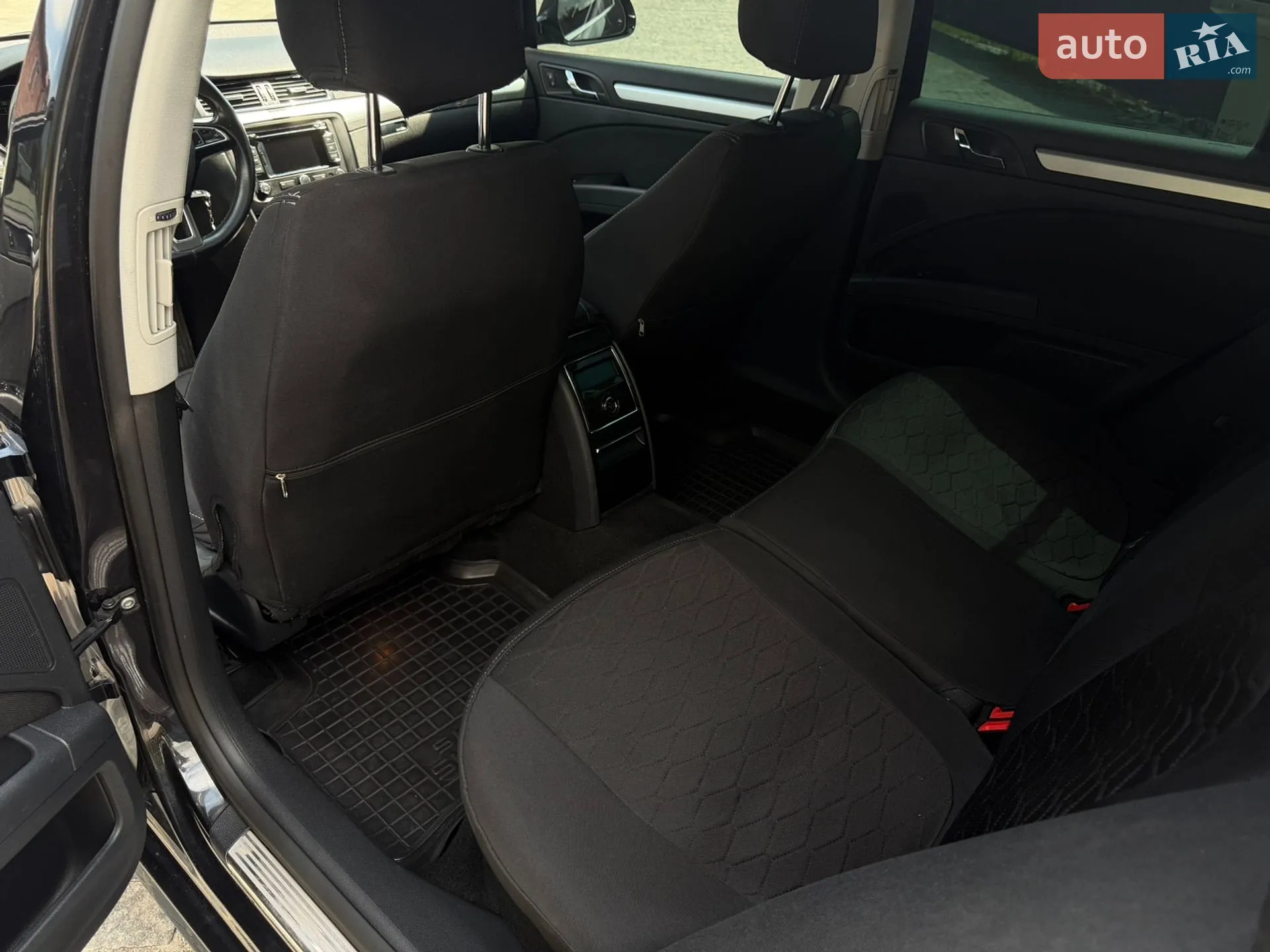 2013 Skoda Superb - мініатюра 23