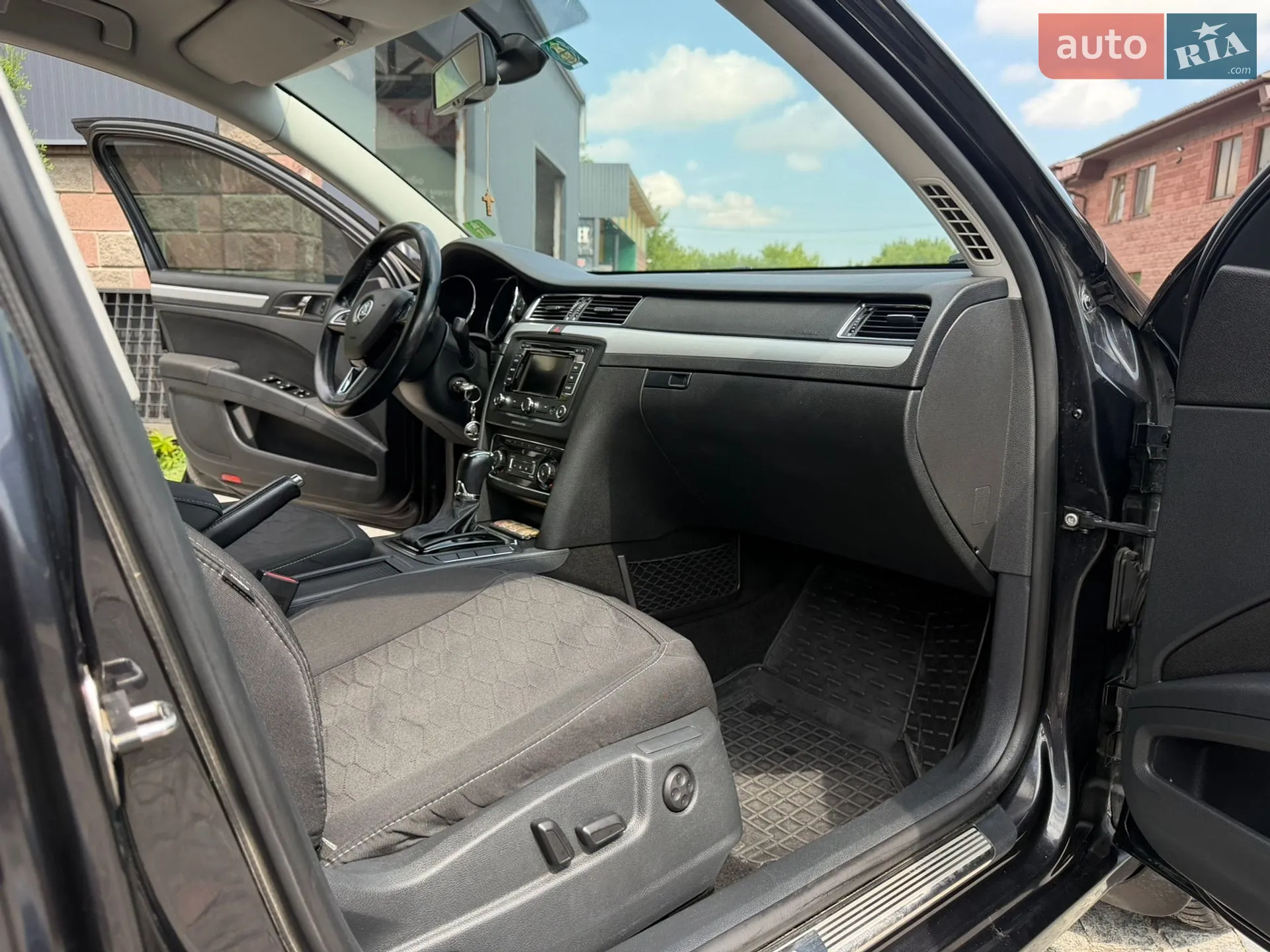 2013 Skoda Superb - мініатюра 28