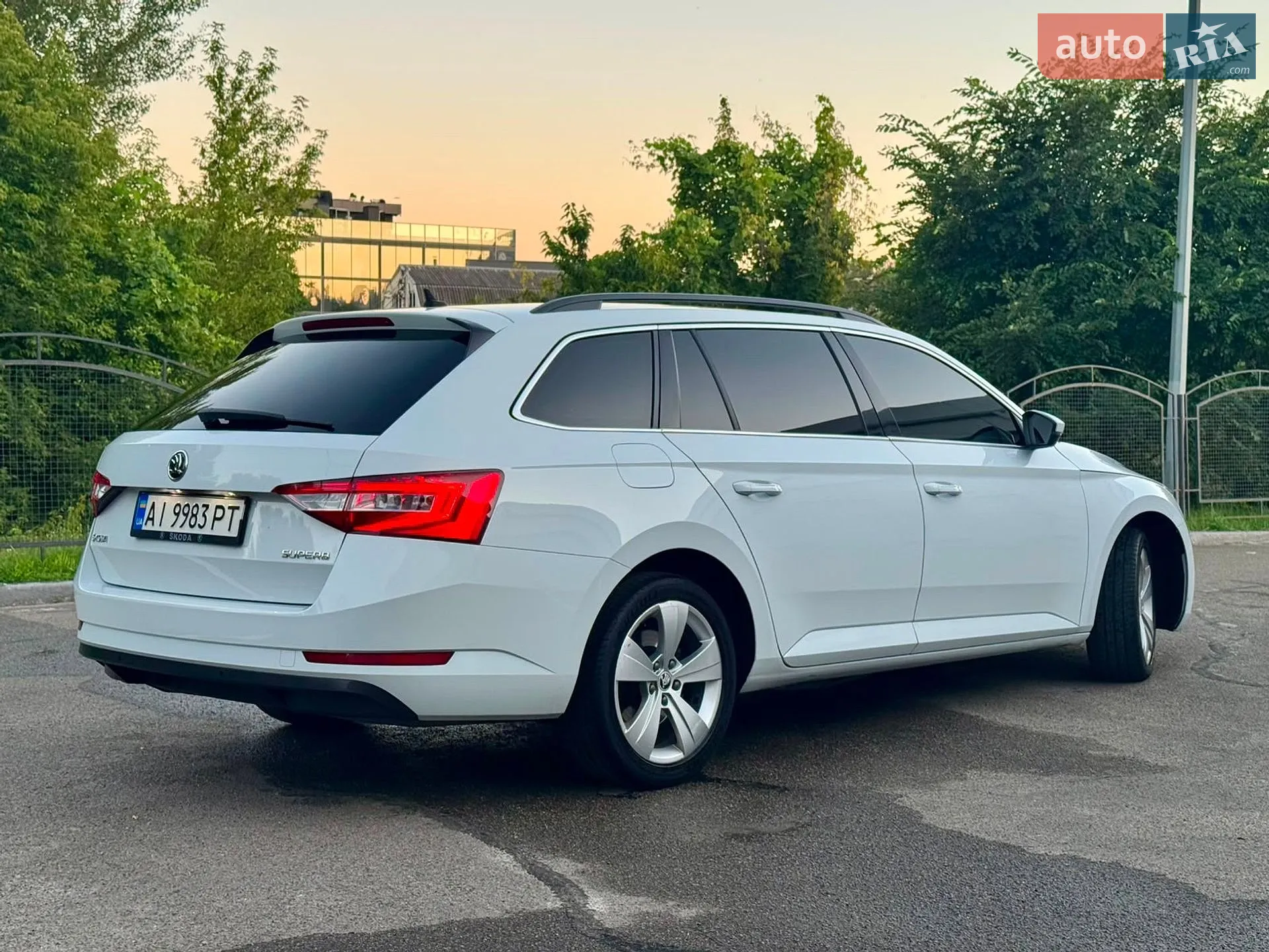 2017 Skoda Superb - мініатюра 12