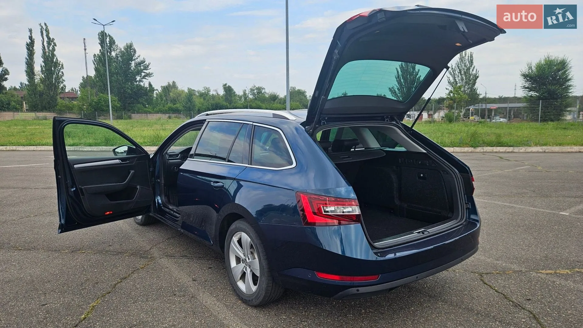2019 Skoda Superb - мініатюра 10