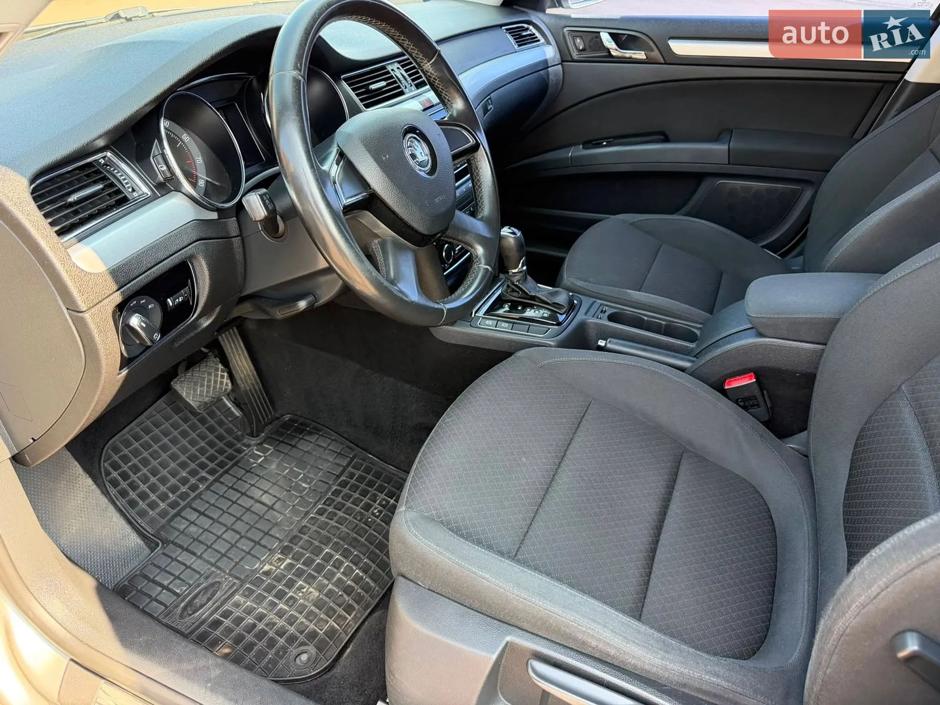 2014 Skoda Superb - мініатюра 38