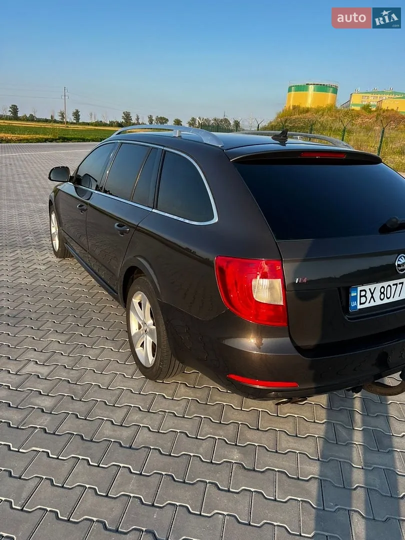 2010 Skoda Superb - мініатюра 12
